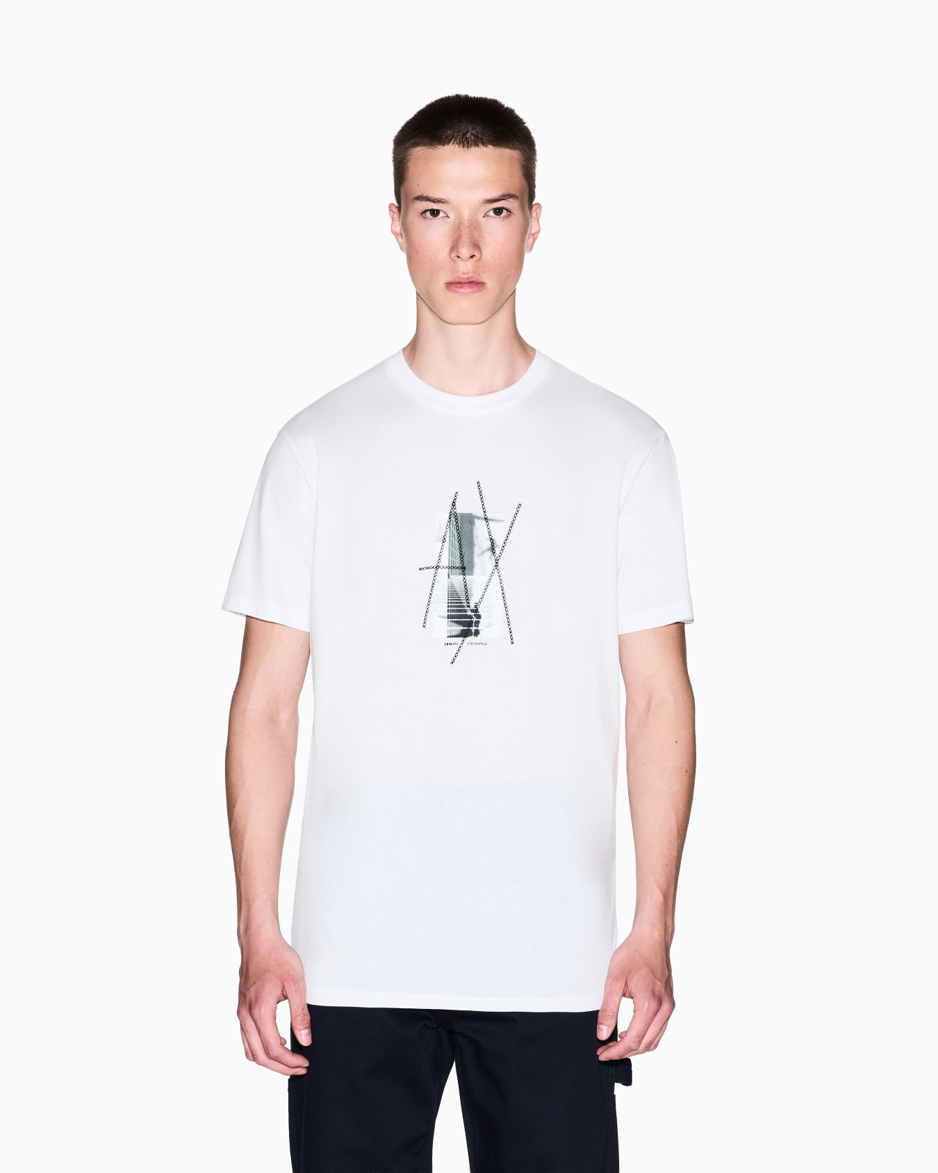 T-shirt à imprimé graphique coupe régulière Diapositive 3