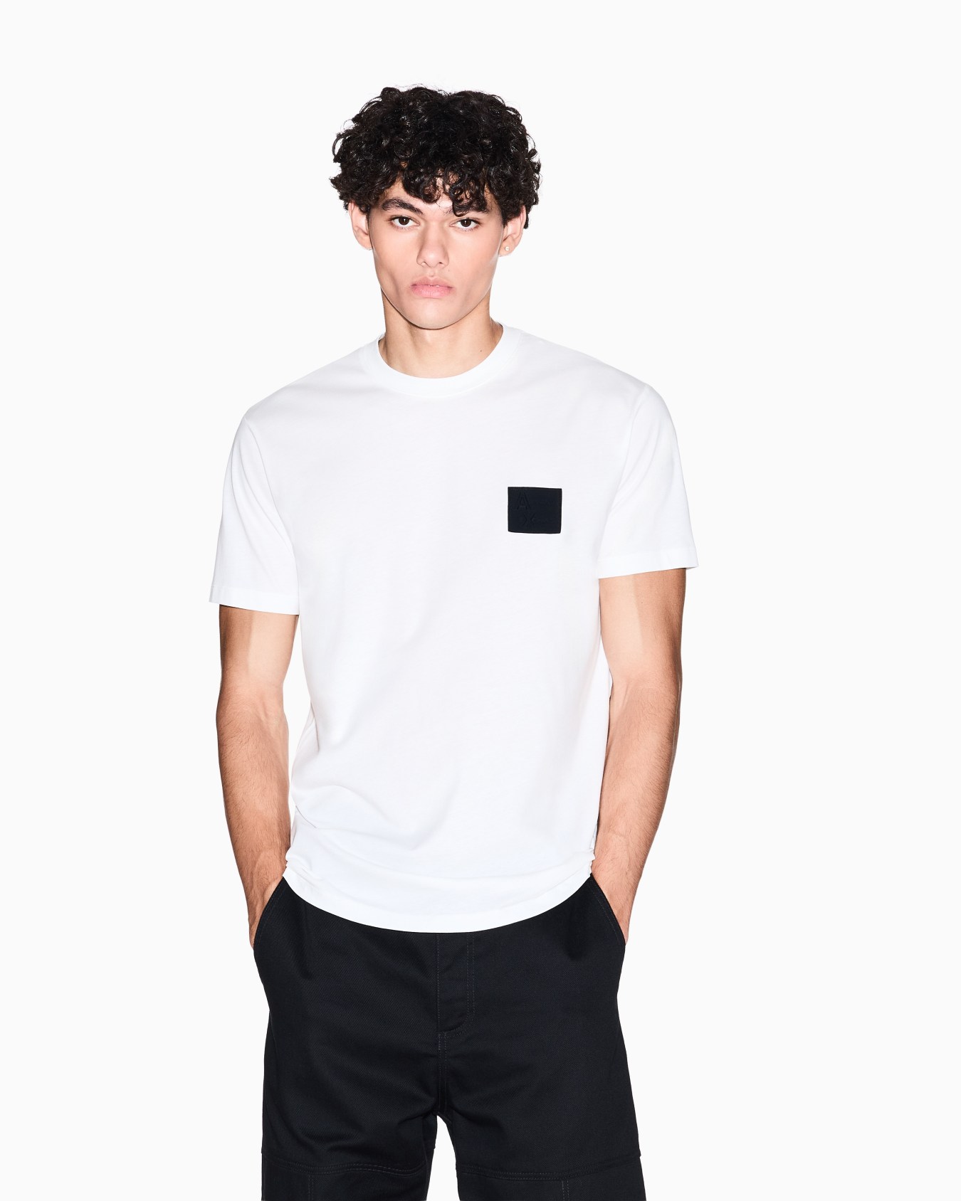 ロゴパッチ 半袖クルーネックTシャツ スライドする 3