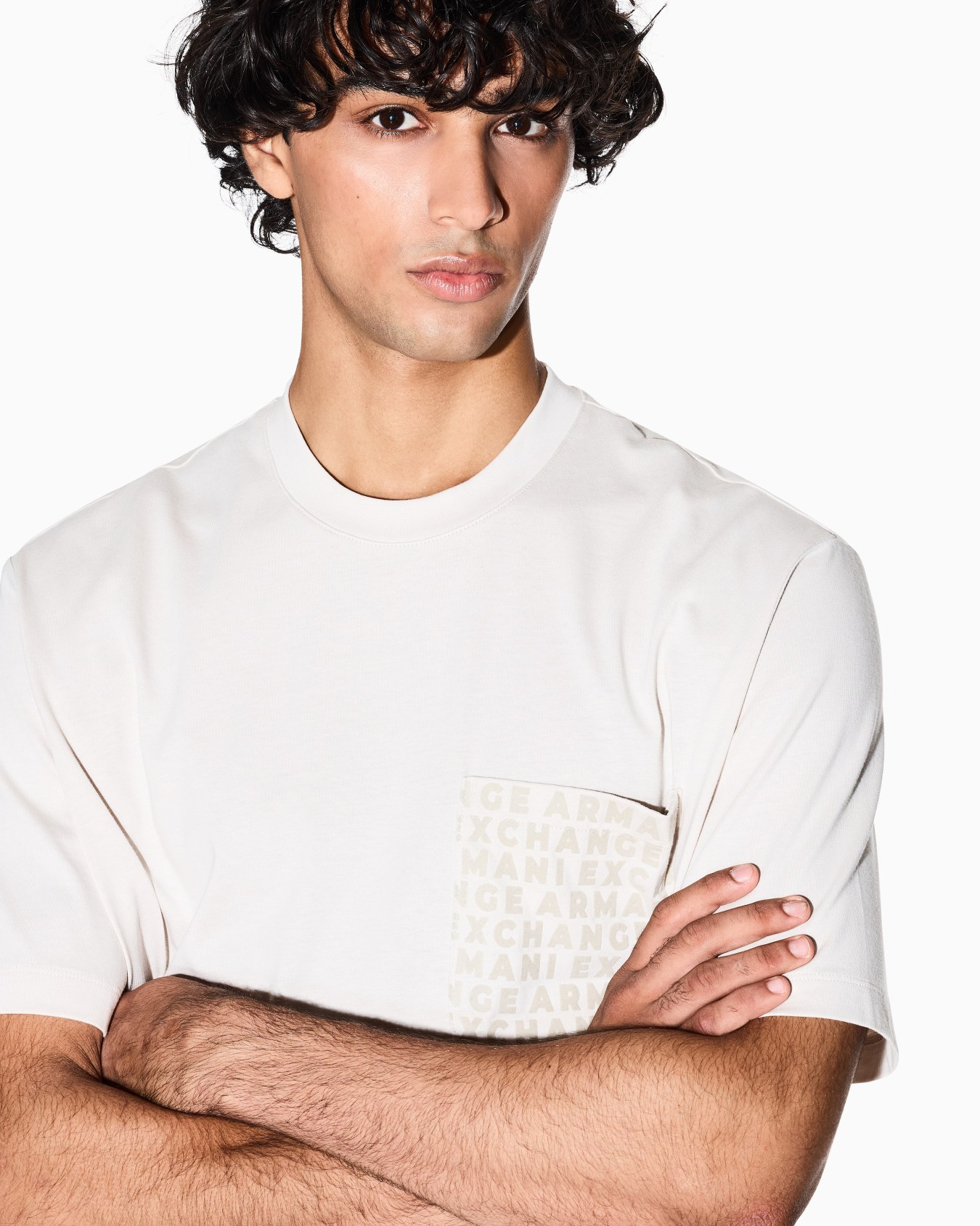 Regular fit T-shirt with logo pocket Slide 4
