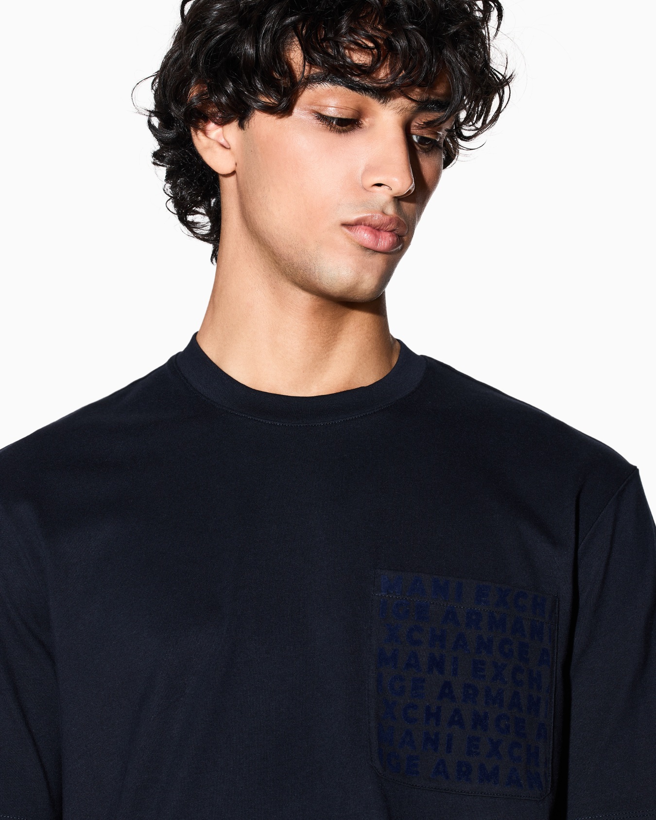 Regular fit T-shirt with logo pocket Slide 4
