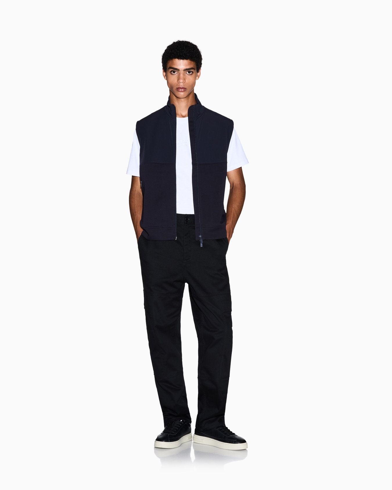 Full zip bimaterial vest Slide 1