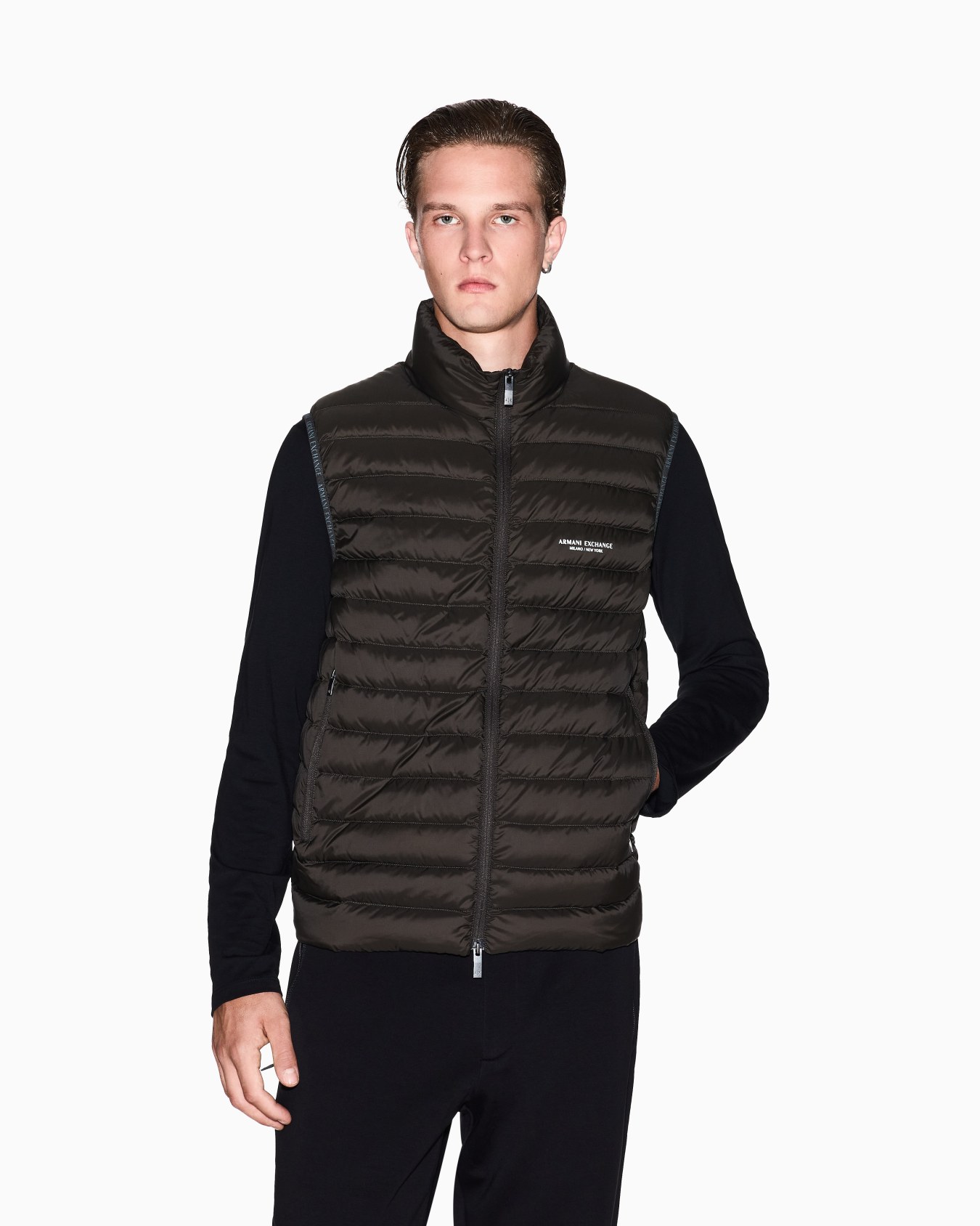 Full zip sleeveless down jacket Slide 3