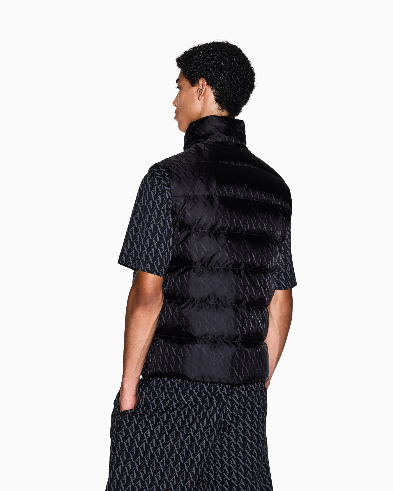 Fabric sleeveless with allover logo Slide 2