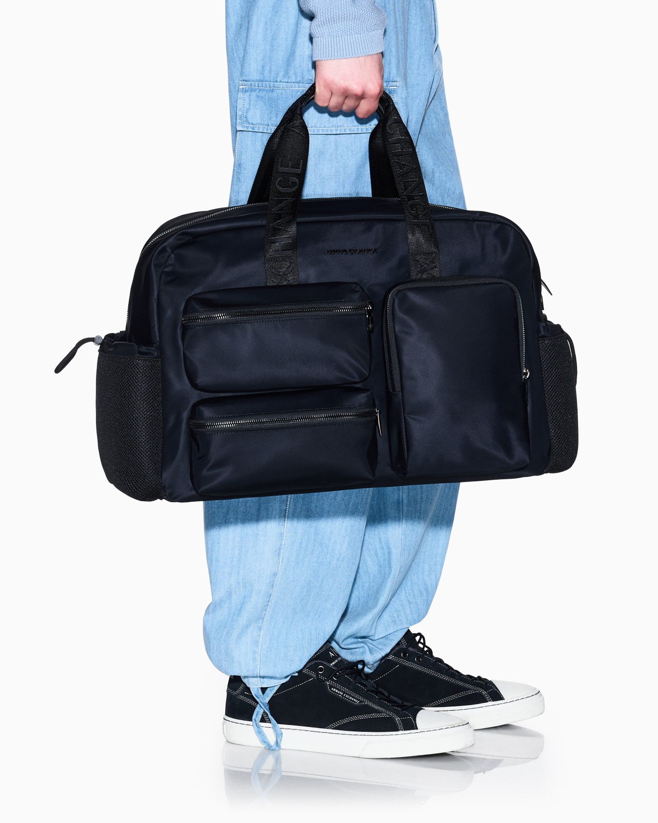  Multi-pocket bag Slide 5