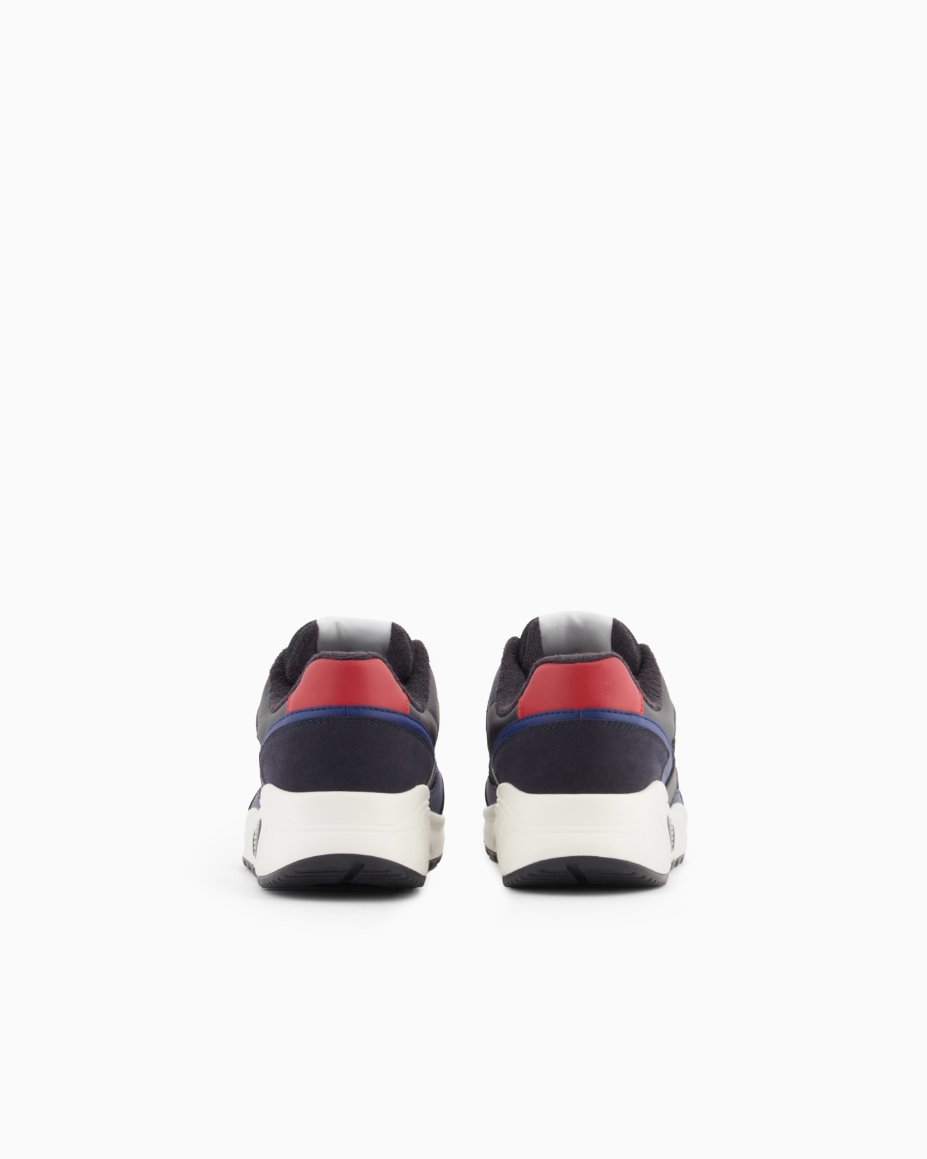 Sneakers Slide 3
