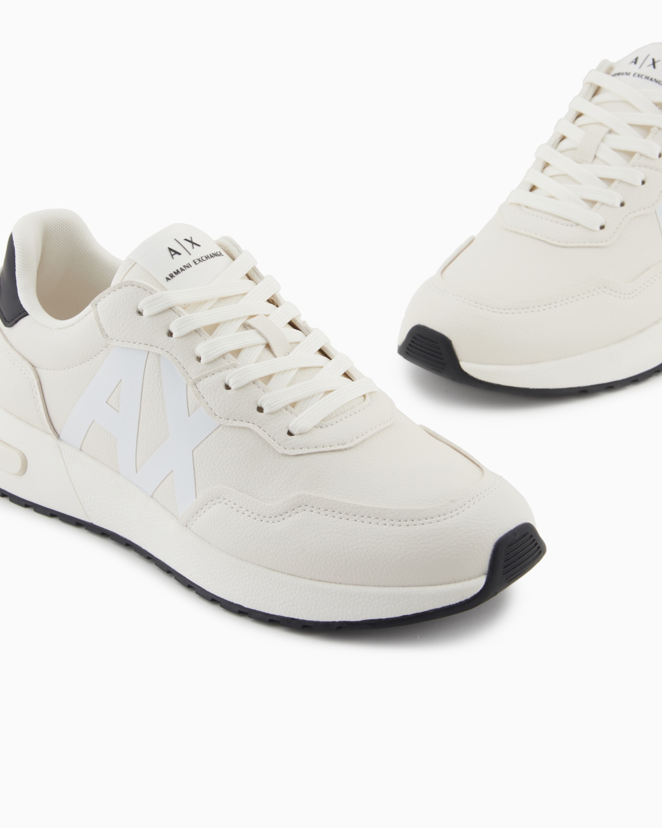Sneakers with side logo Diapositiva 4