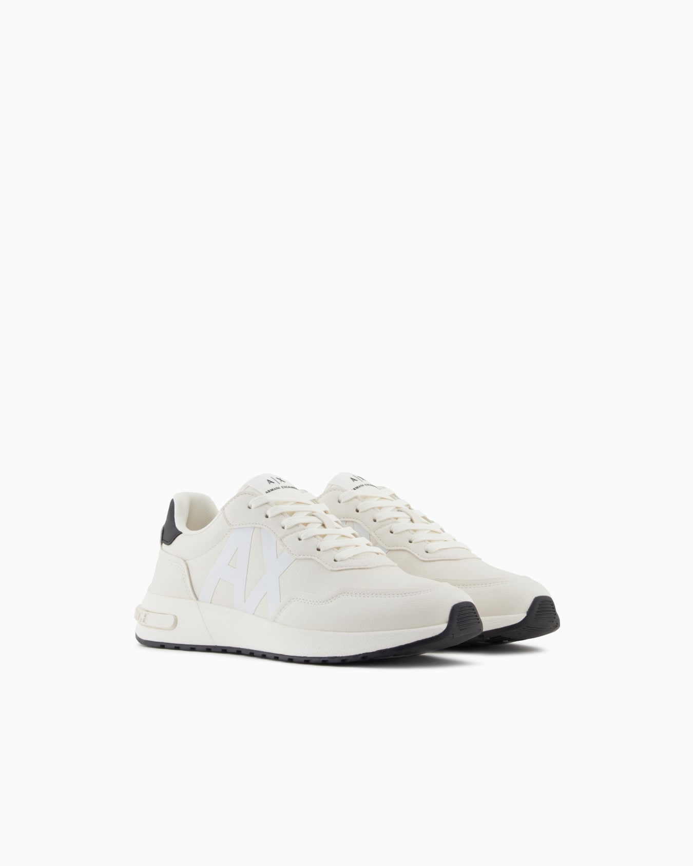 Sneakers with side logo Diapositiva 1