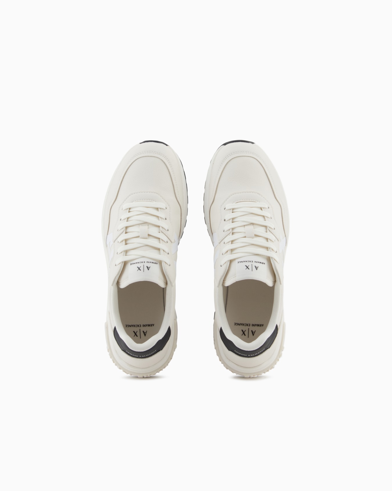 Sneakers with side logo Diapositiva 2