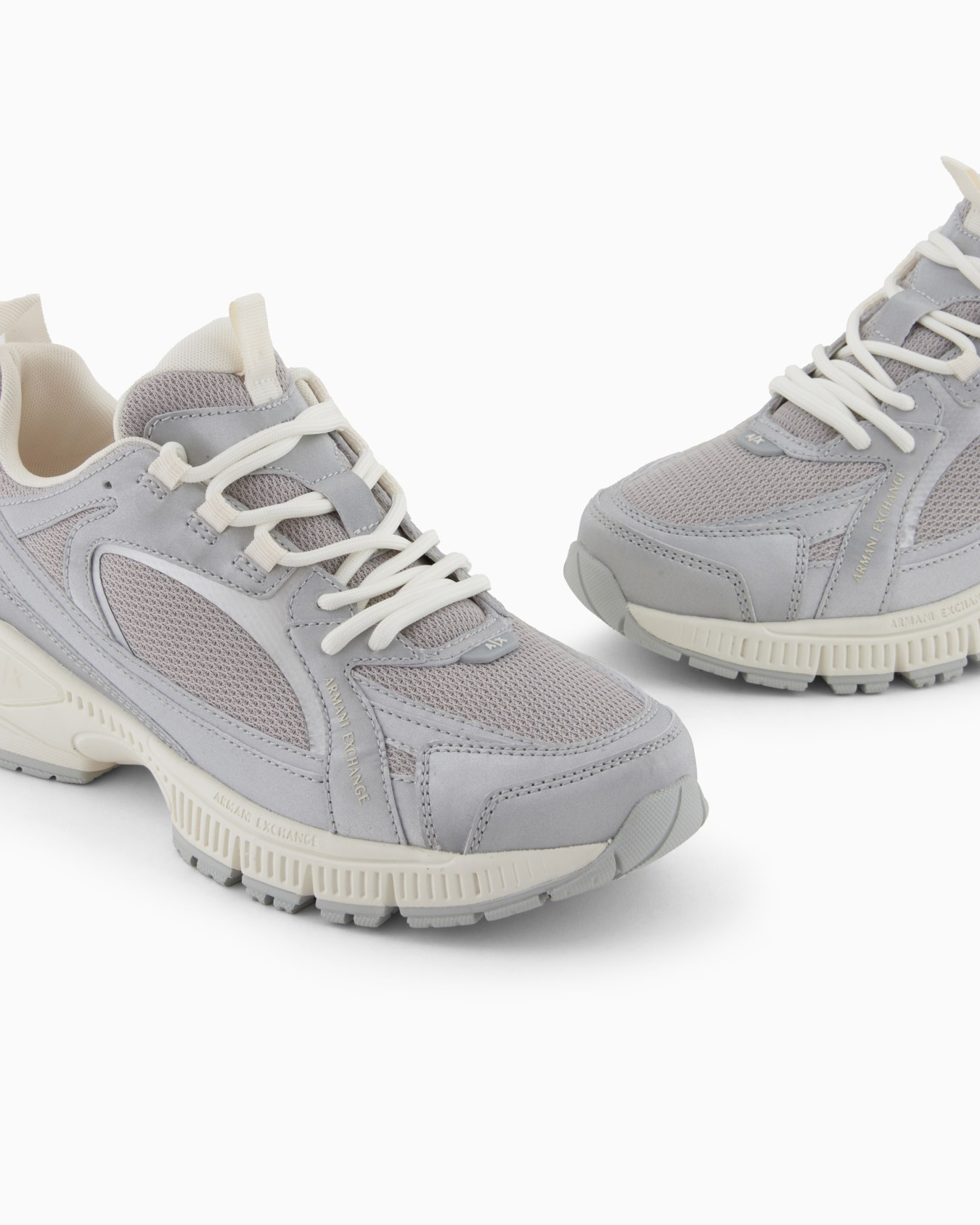 Chunky sneakers with a mix of materials Slide 4