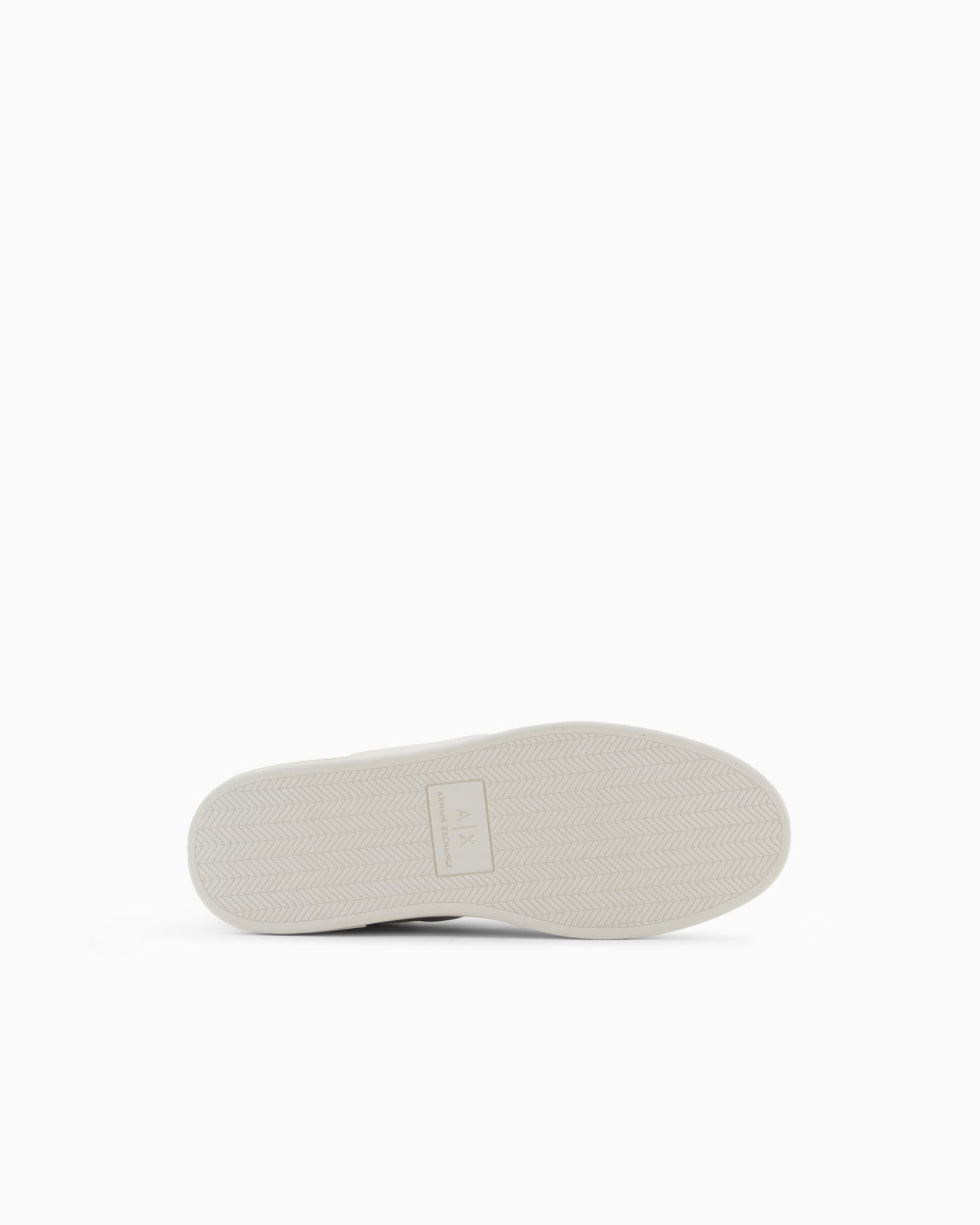 Mesh sneakers with contrasting inserts Slide 5