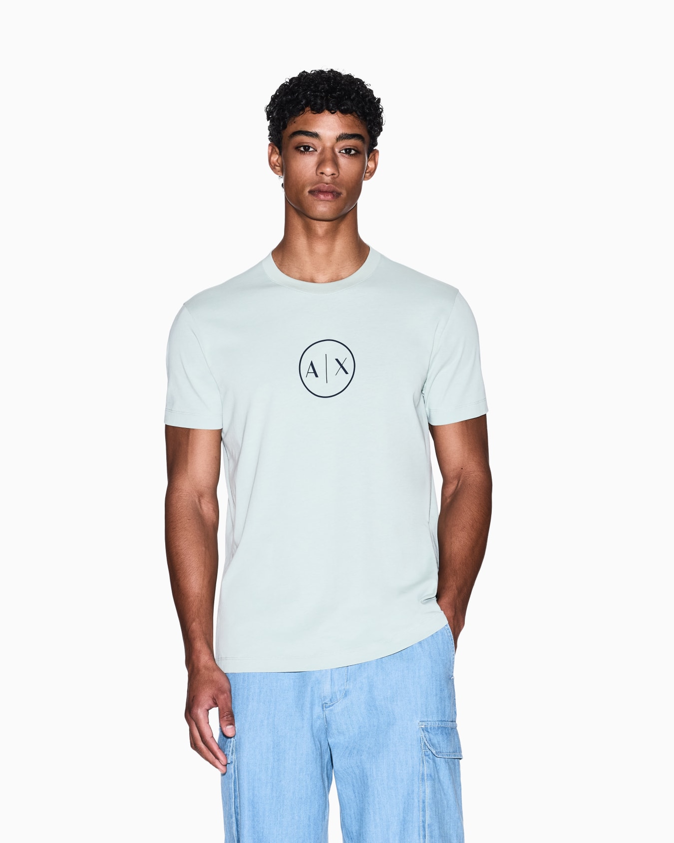 Regular fit T-shirt with round logo Slide 3