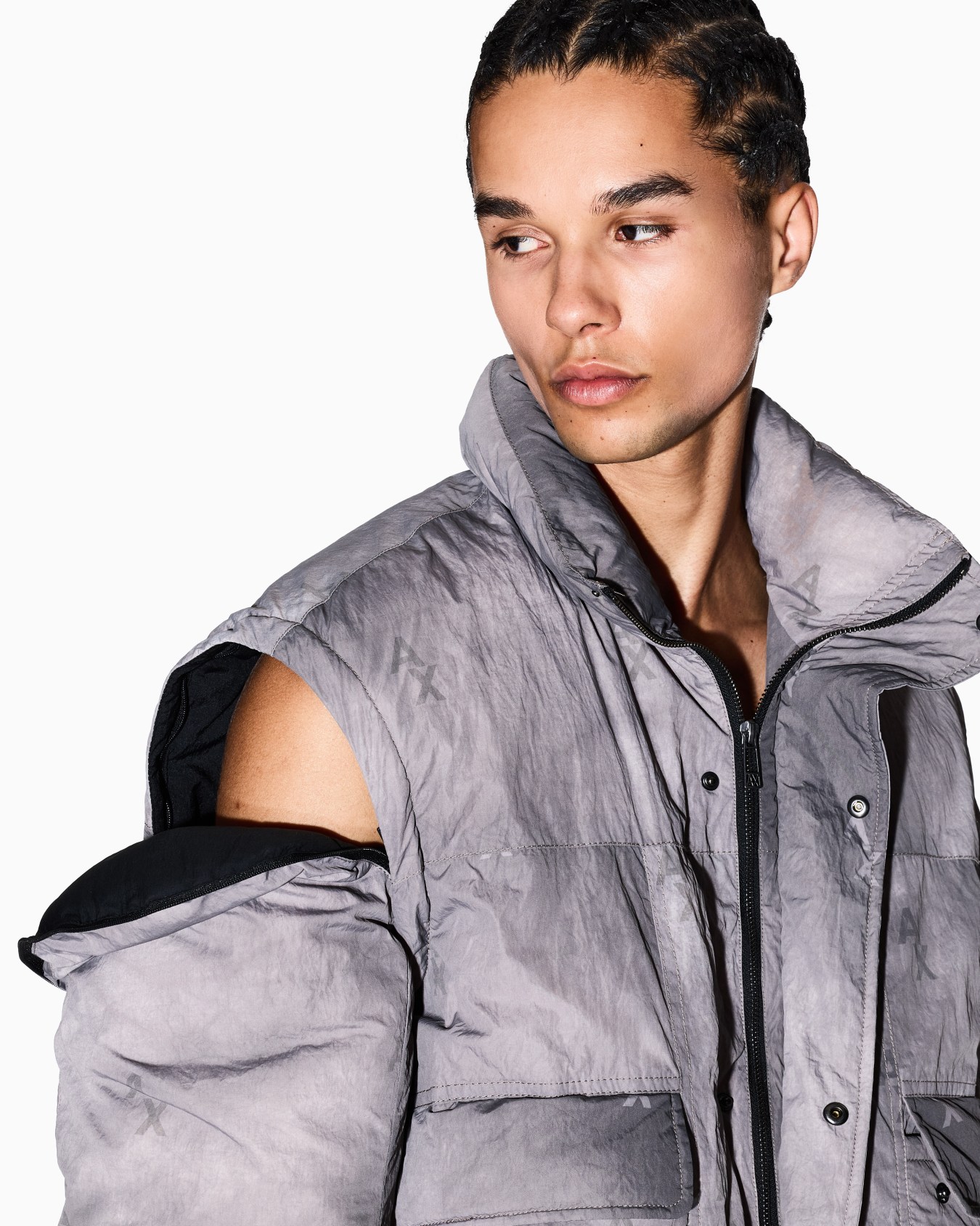Jacket with removable sleeves Slide 4