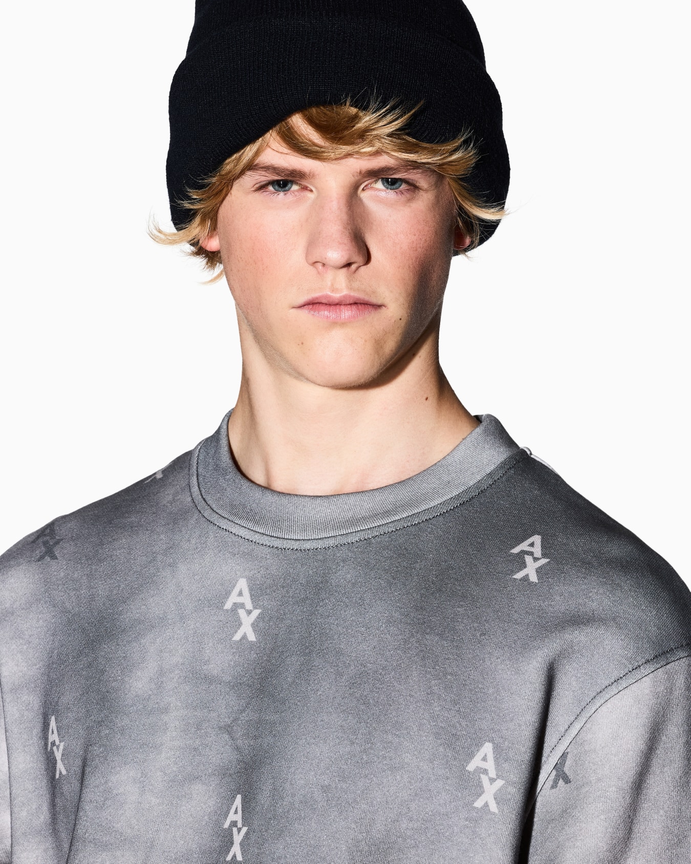 Sweatshirts ohne Kapuze Folie 4