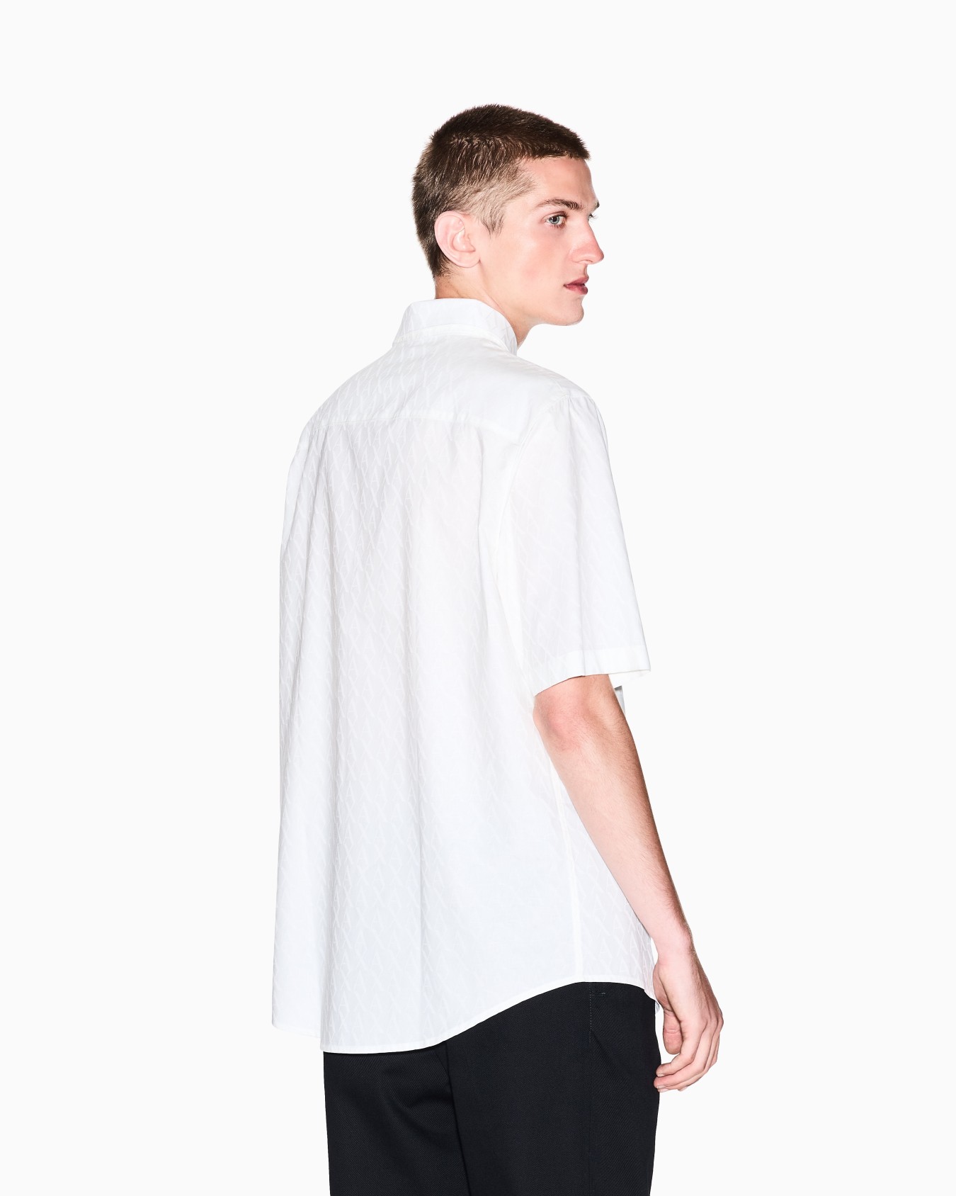 Short-sleeved cotton jacquard shirt Slide 2