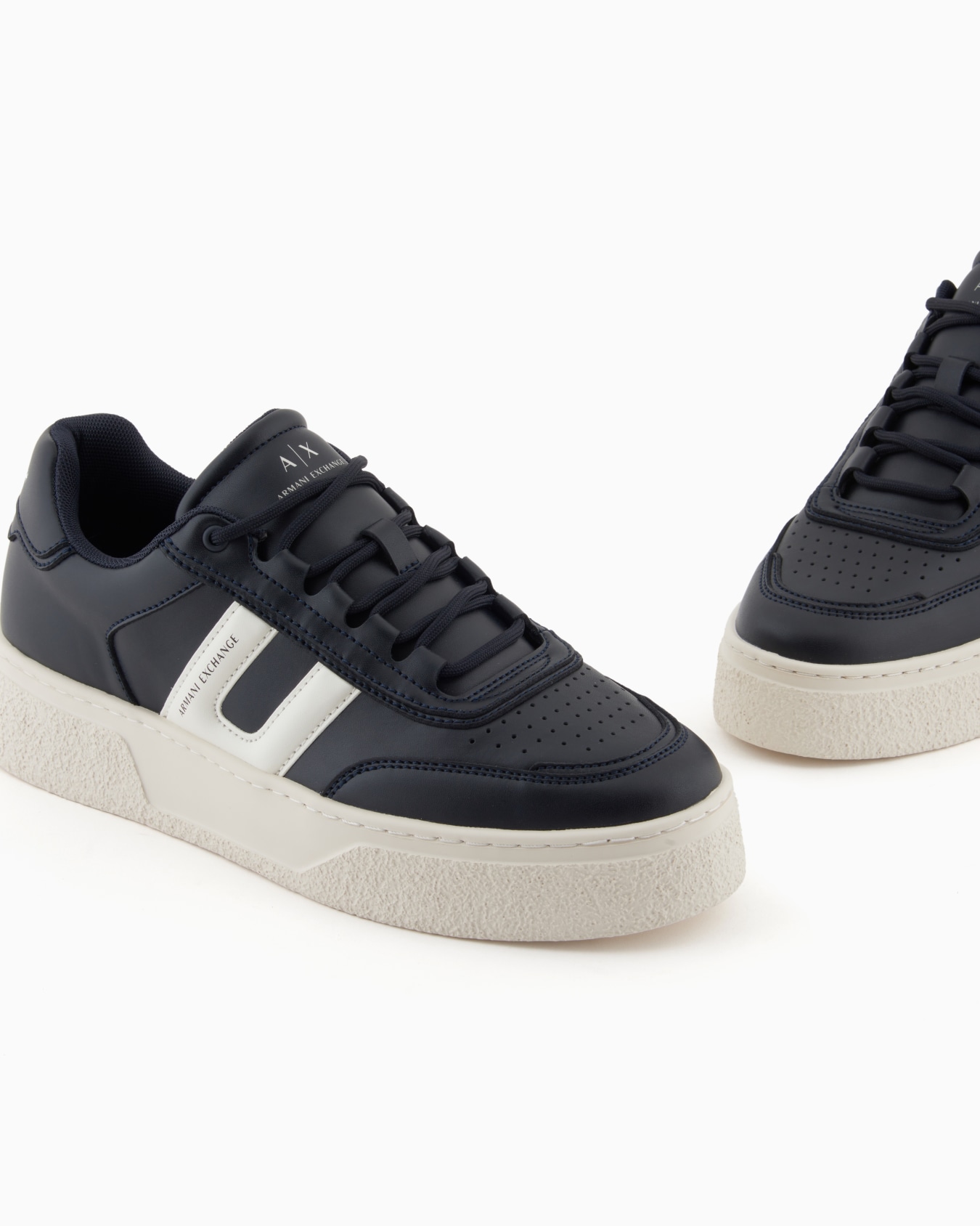 Sneakers Slide 4