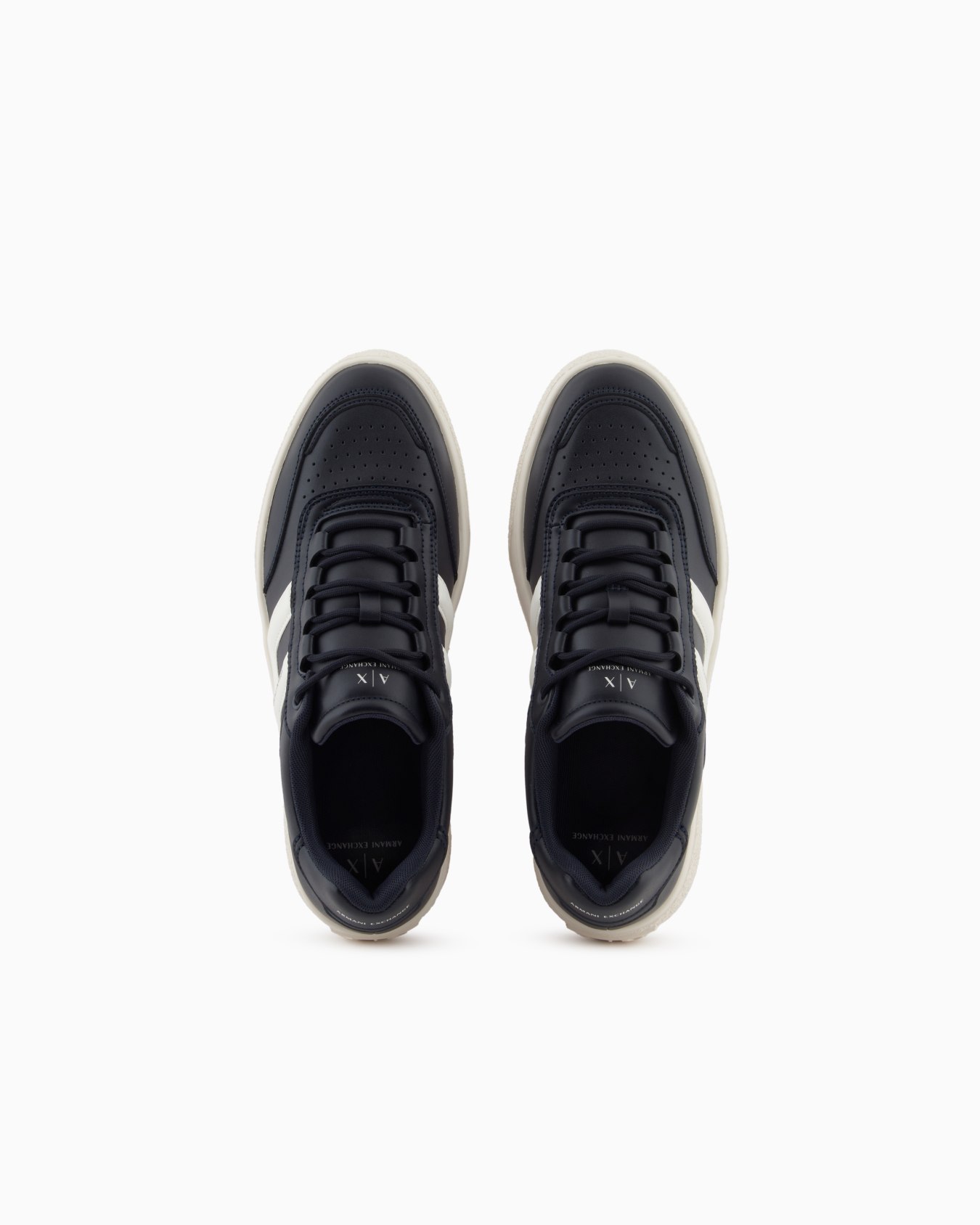 Sneakers Slide 2