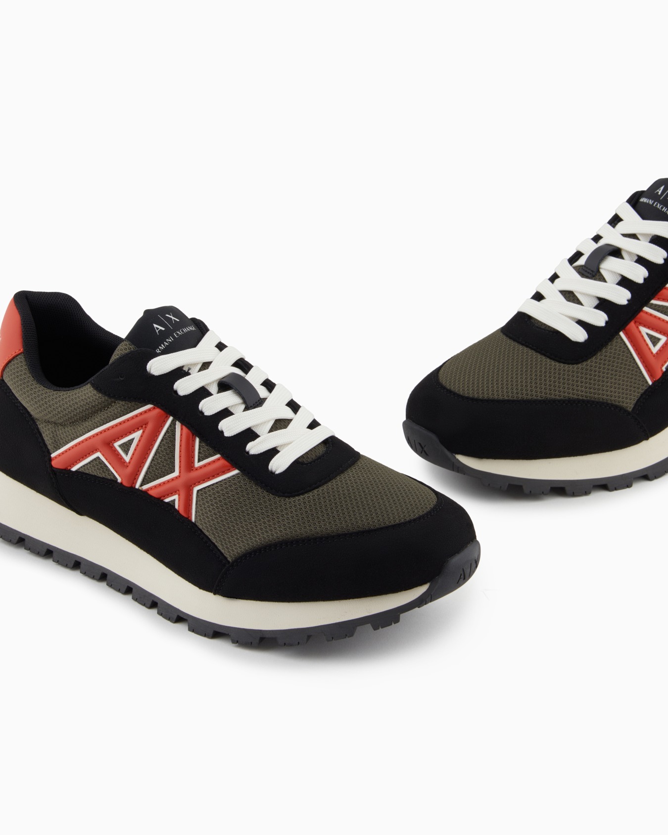 Sneakers Slide 4
