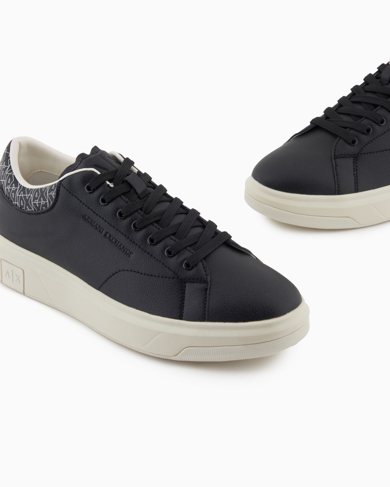 Sneakers Slide 4