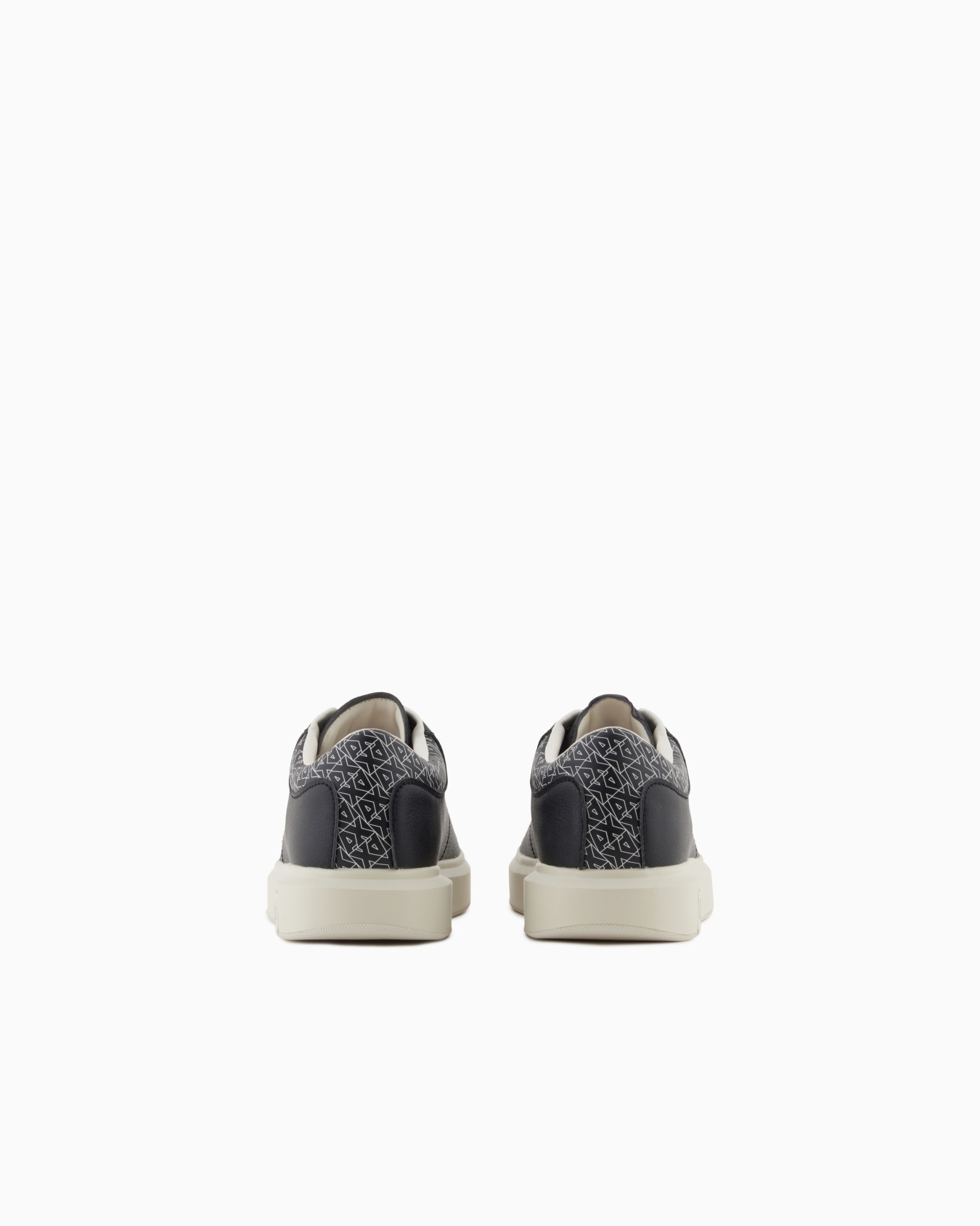 Sneakers Slide 3