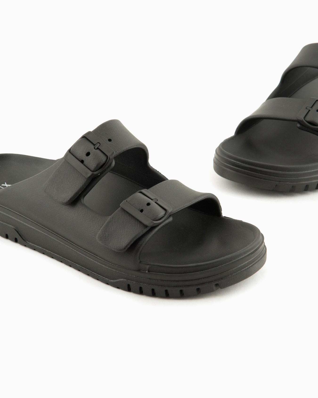 Slippers with two straps and buckles Slide 4