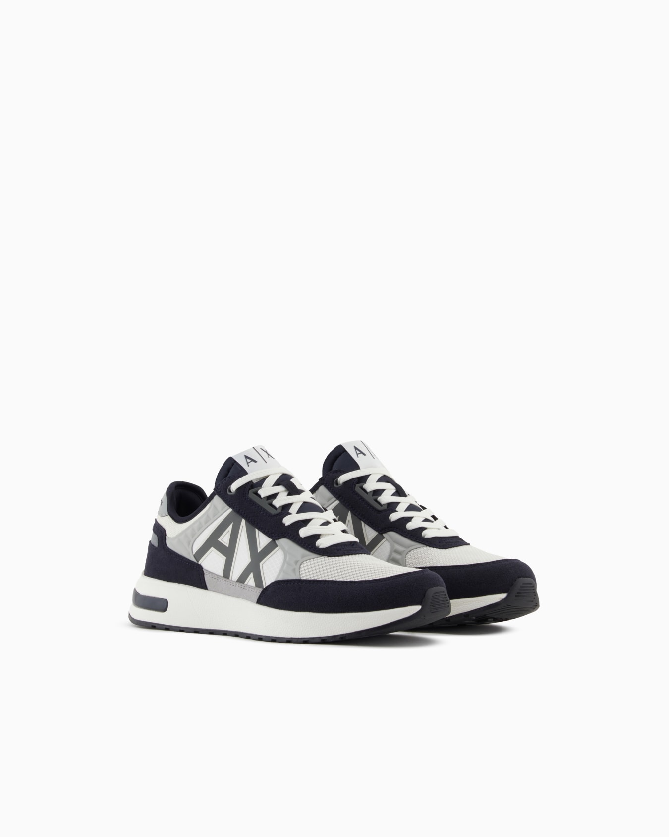 Sneakers with high sole and logo Slide 1