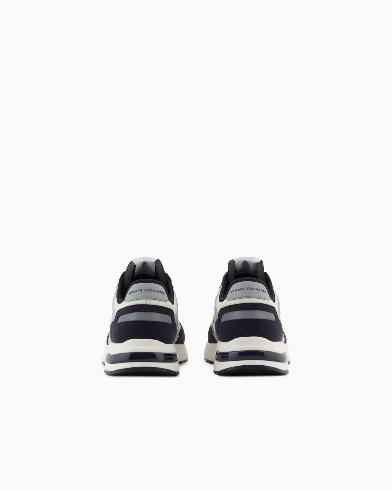 Sneakers with high sole and logo Slide 3