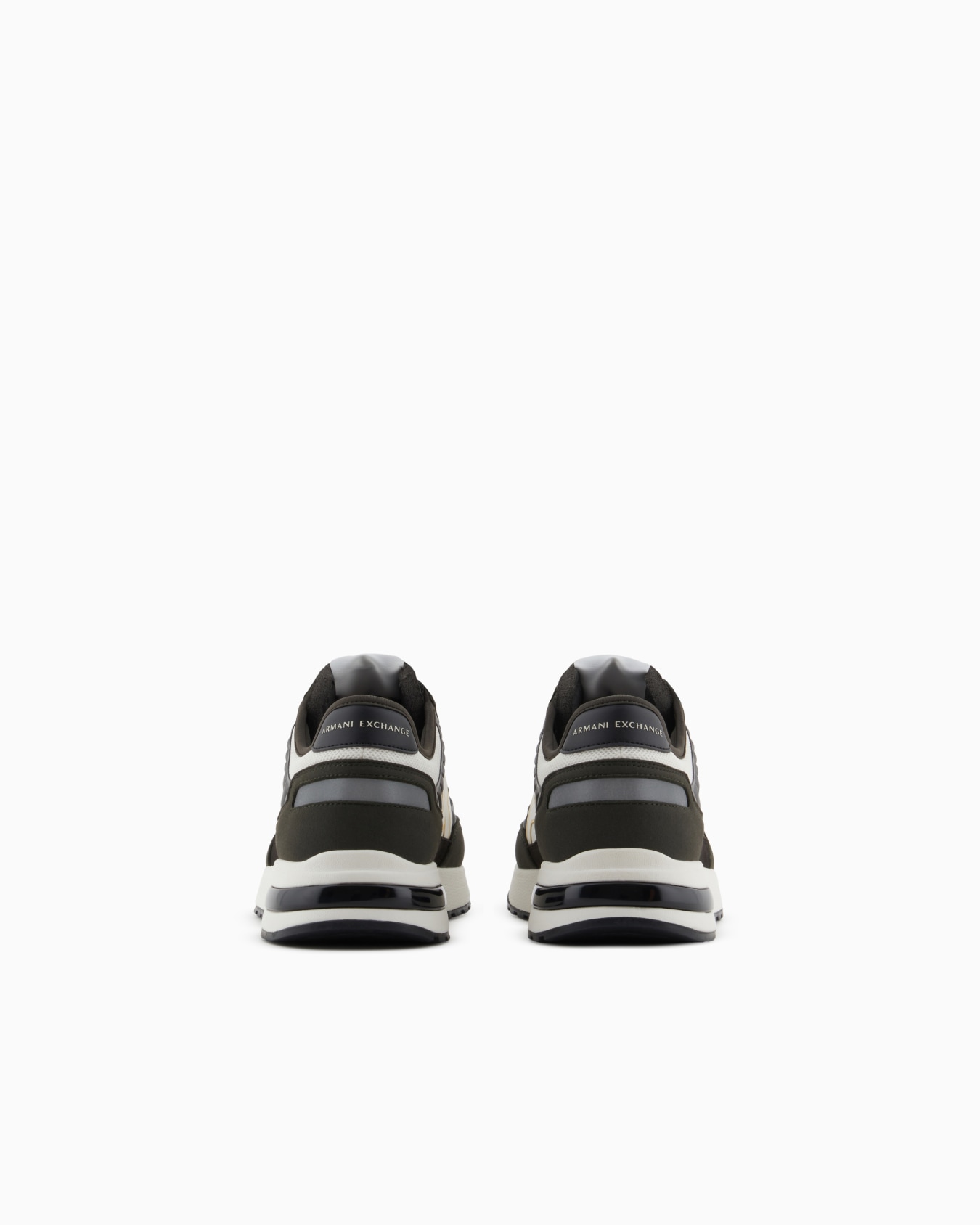 Sneakers with high sole and logo Slide 3