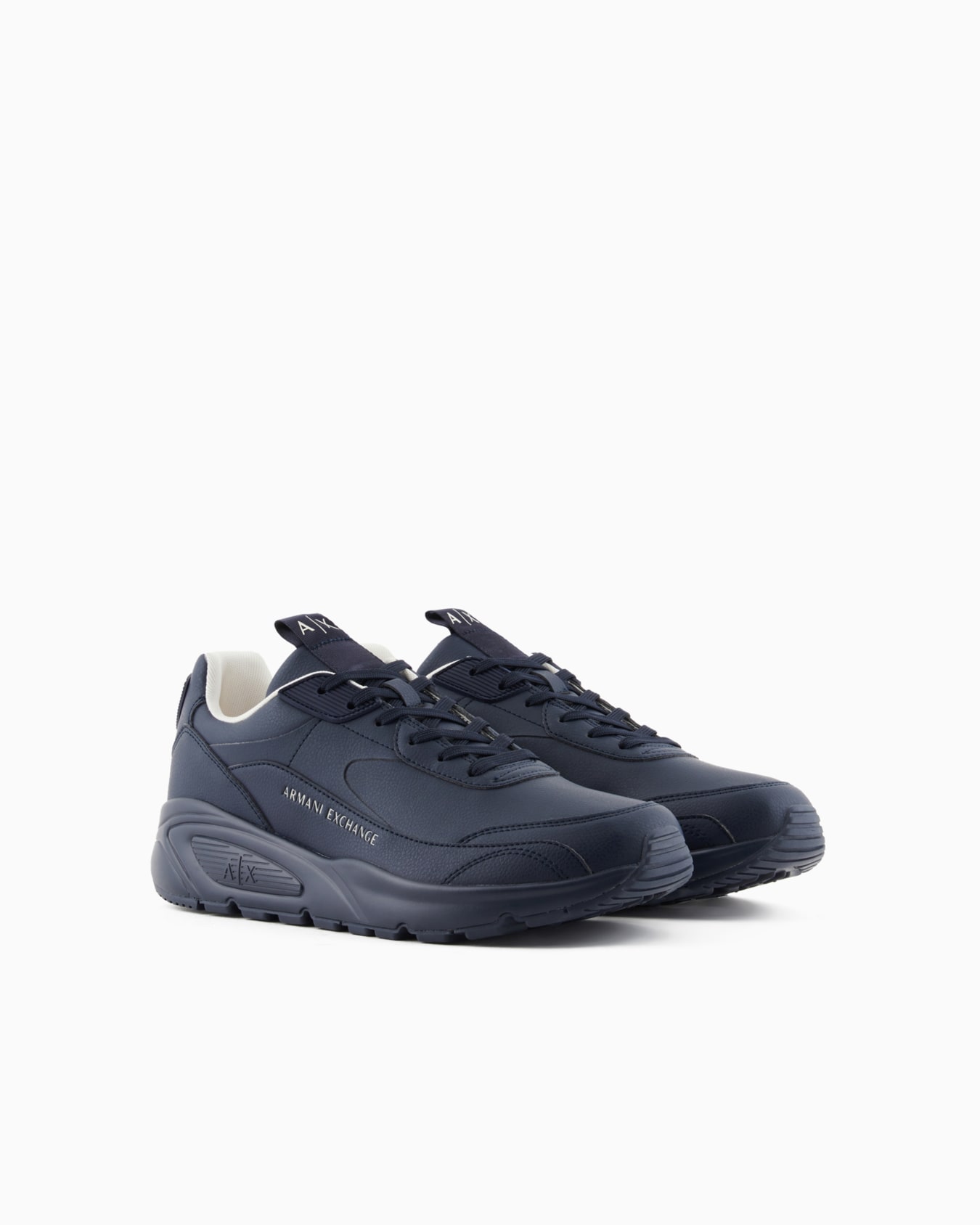 Sneakers with logo Diapositiva 1