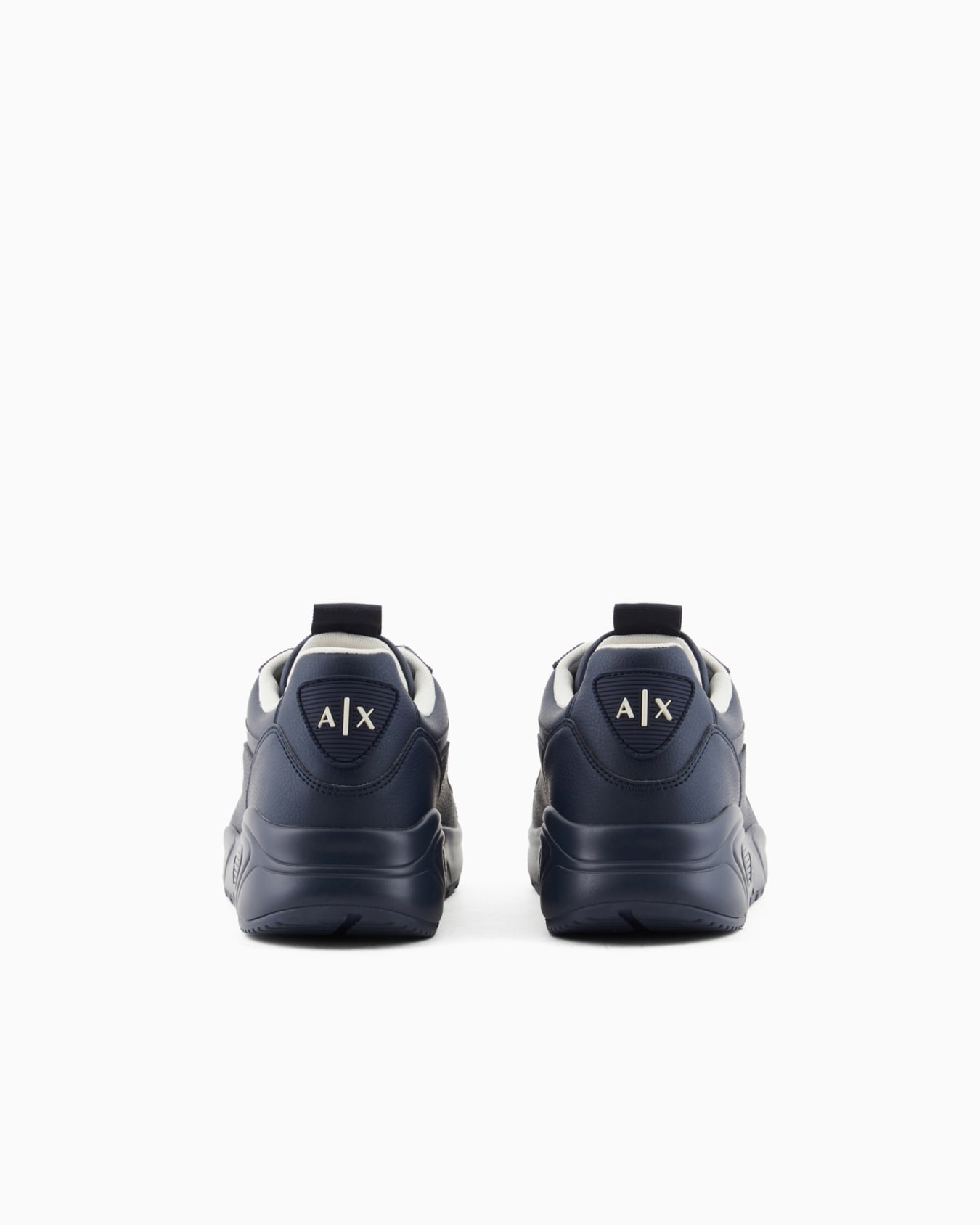 Sneakers with logo Diapositiva 3