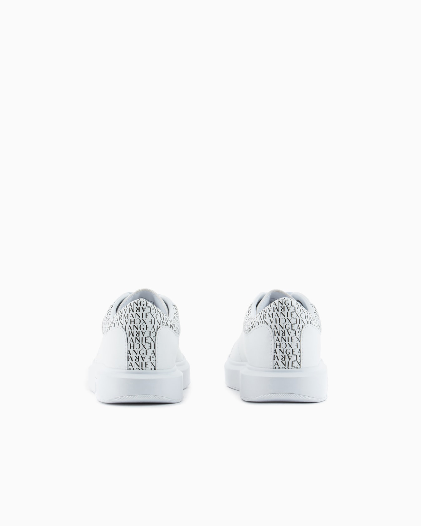Sneakers with logo insert on the heel Slide 3