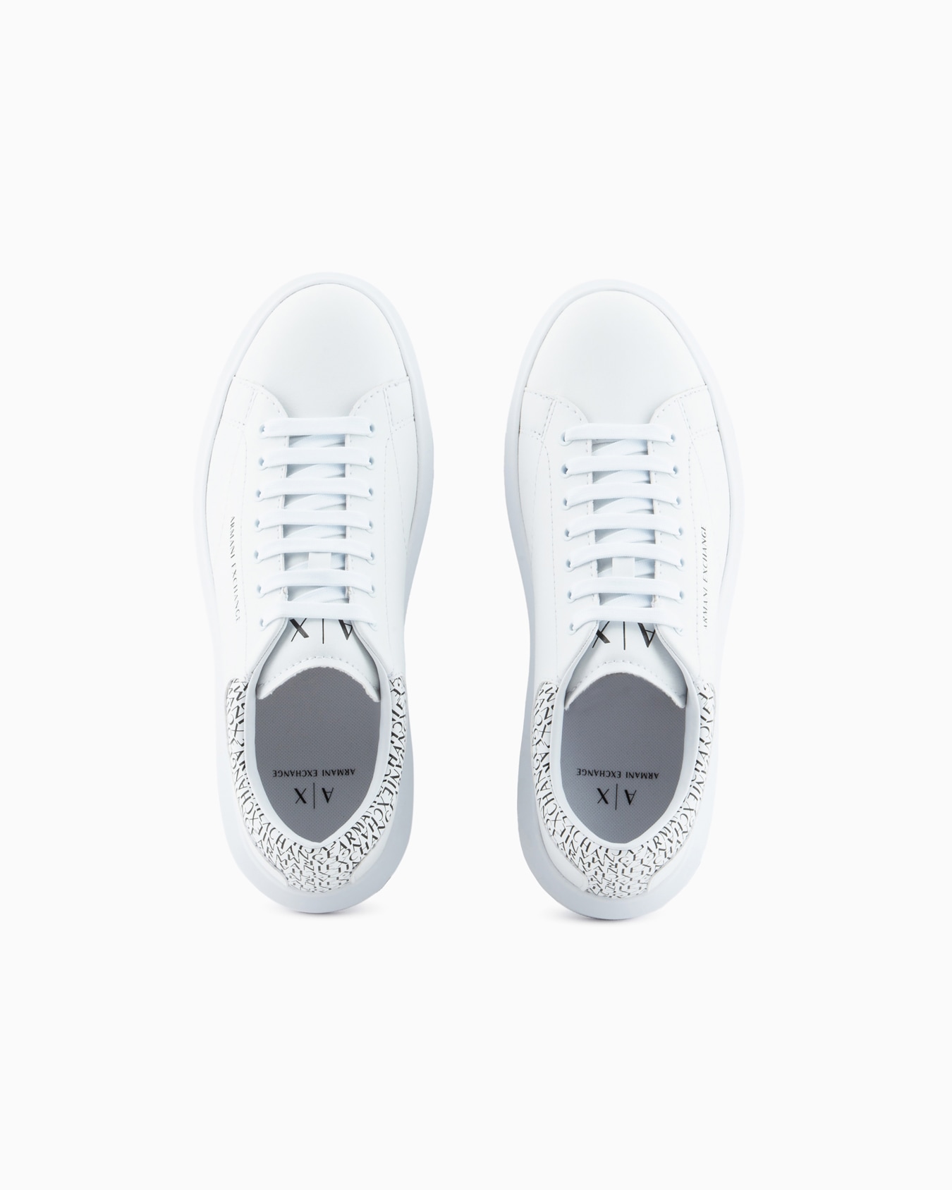 Sneakers with logo insert on the heel Slide 2