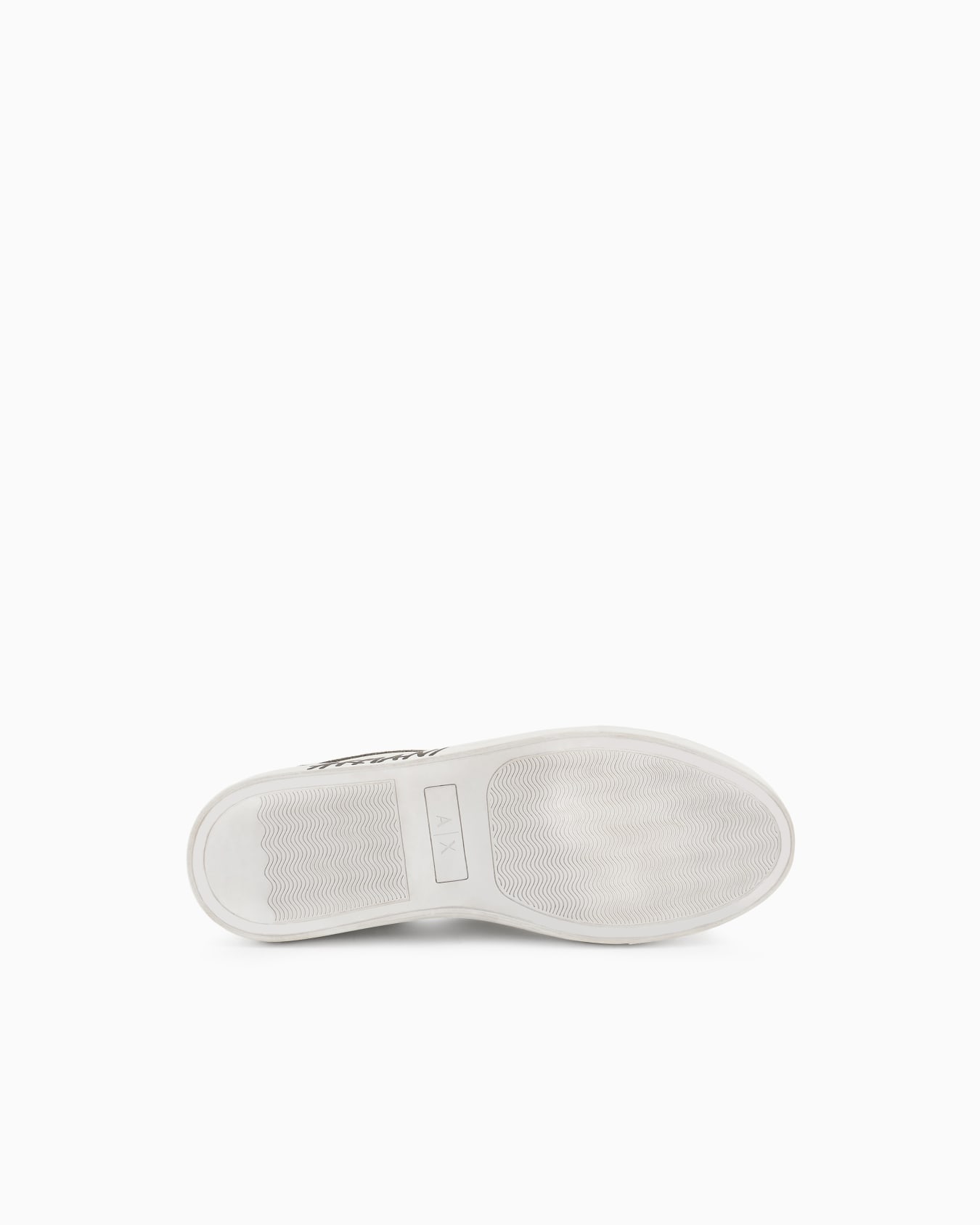 Sneakers with logo Diapositiva 5
