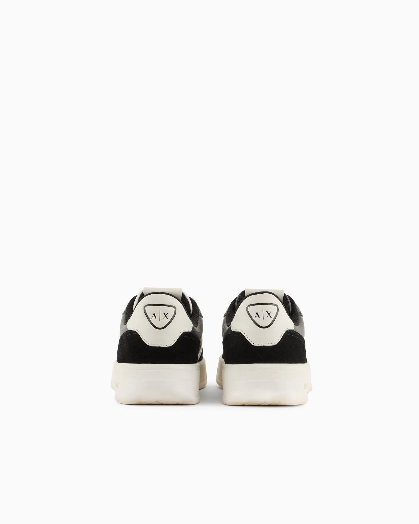 Sneakers with logo Slide 3