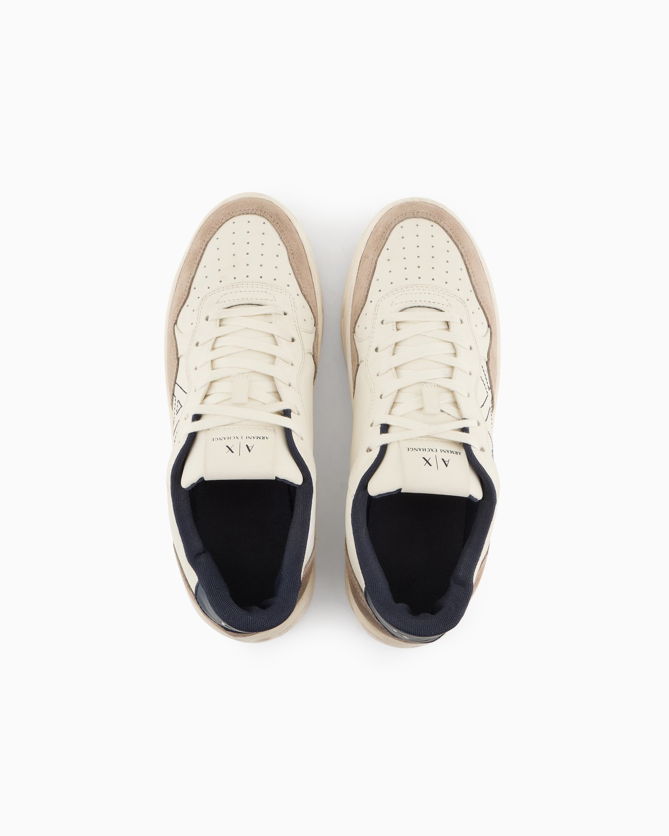 Sneakers with logo Slide 2