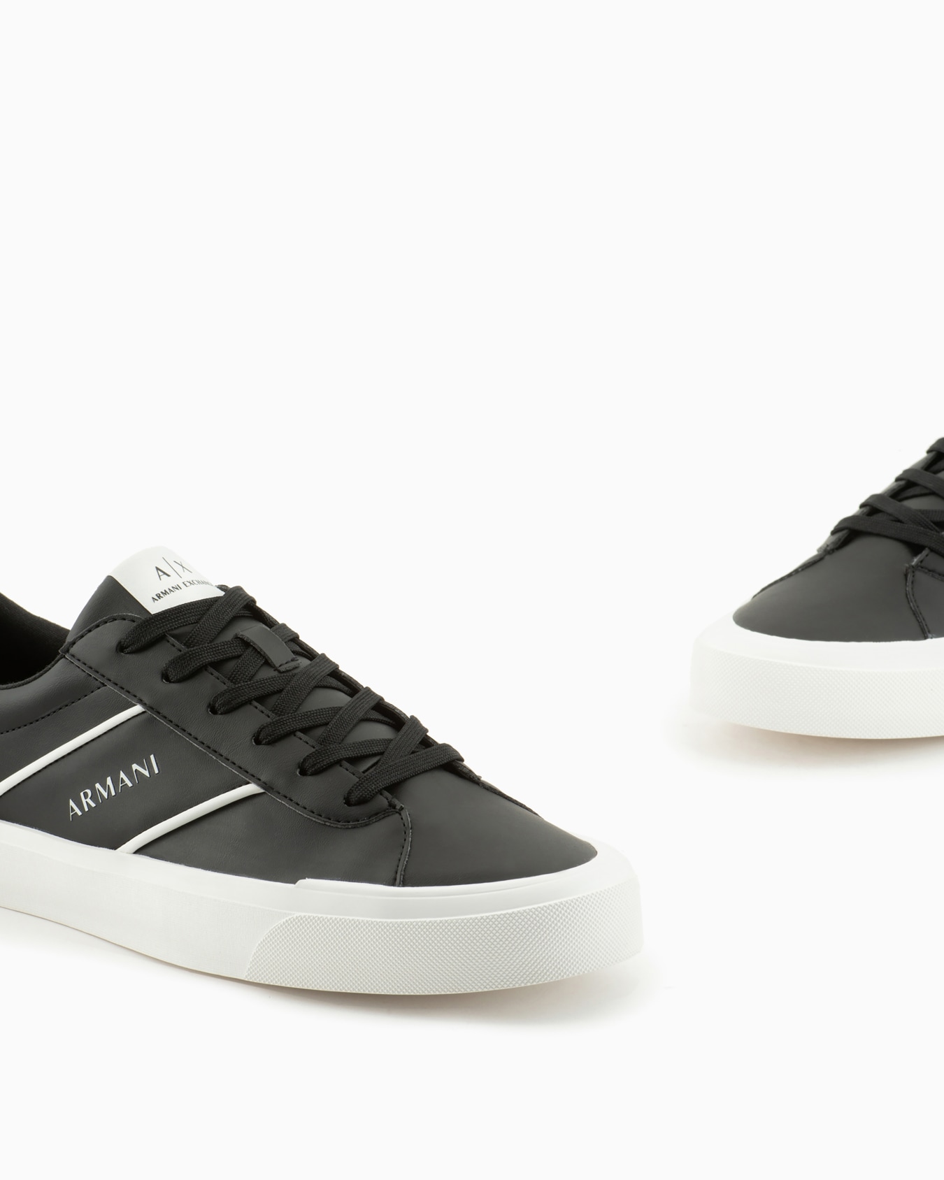 Zapatillas con banda en contraste. Diapositiva 4