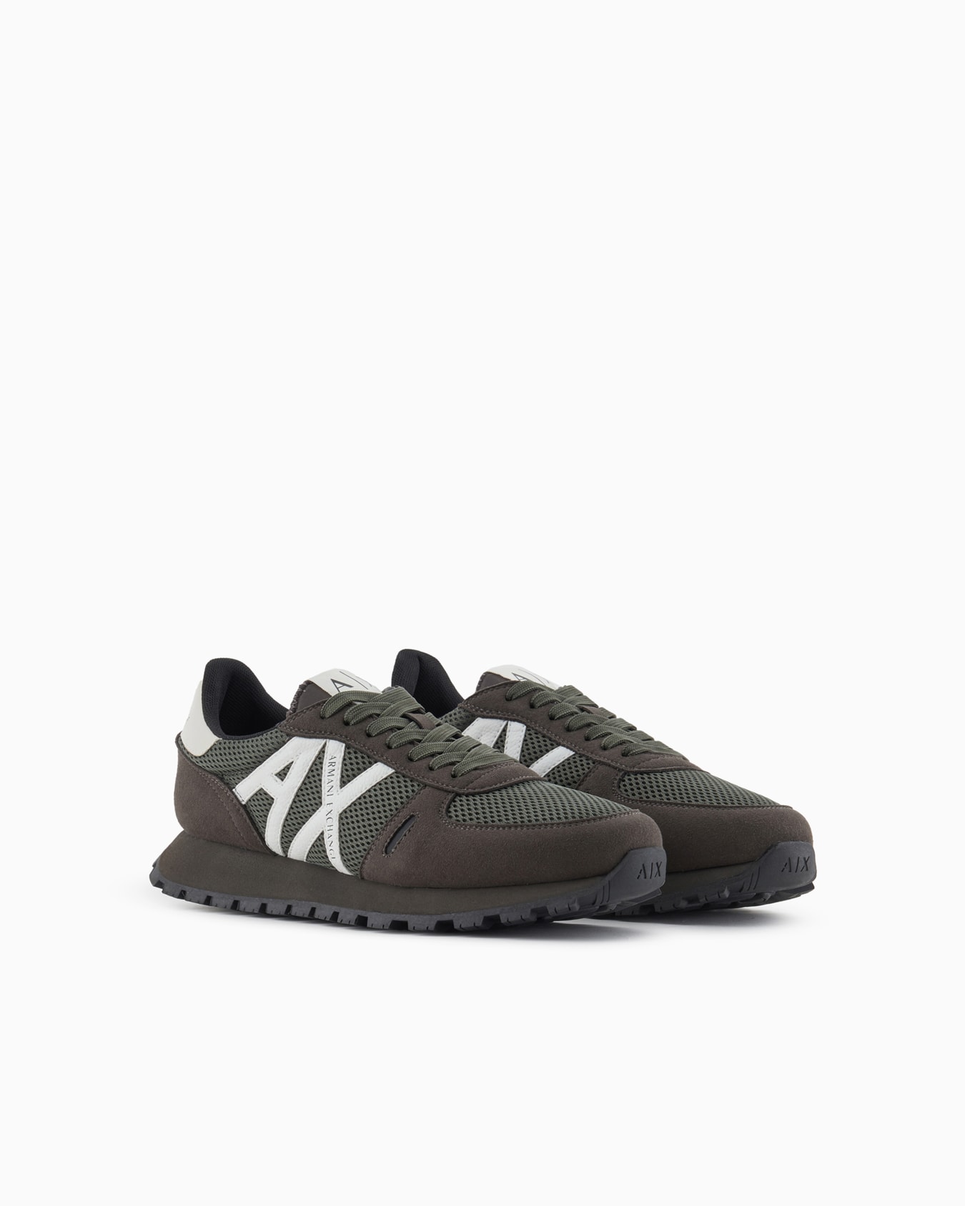 Sneakers mit Mesh- und Öko-Wildledereinsätzen Folie 1