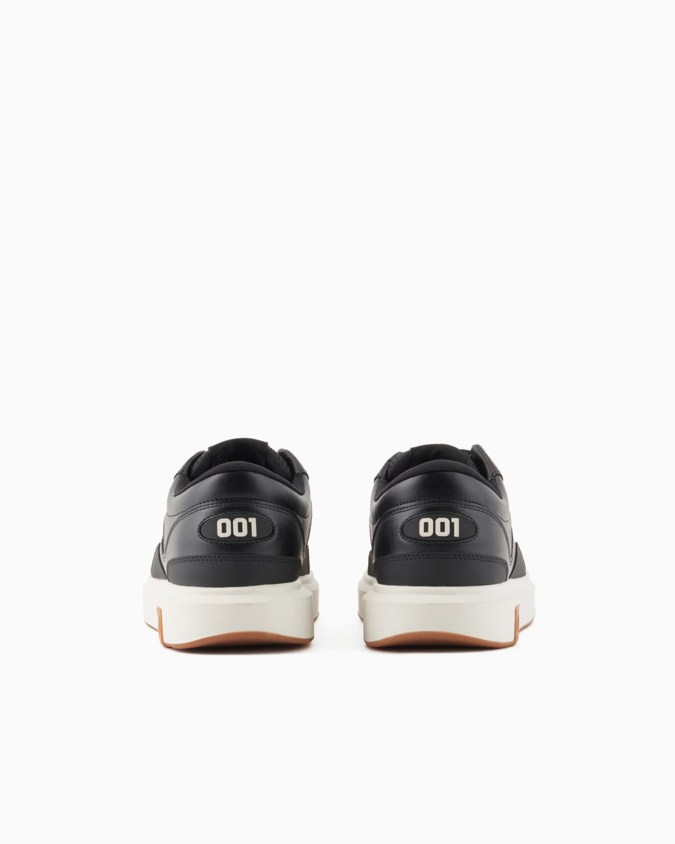 Sneakers with logo Diapositiva 3