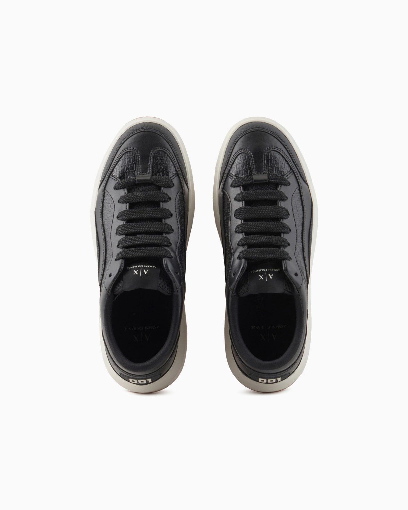 Sneakers with logo Diapositiva 2