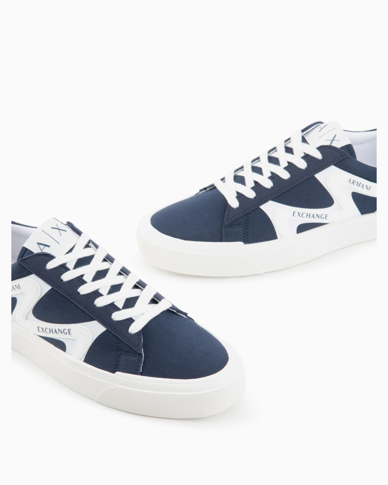 Sneakers with logo Diapositiva 4