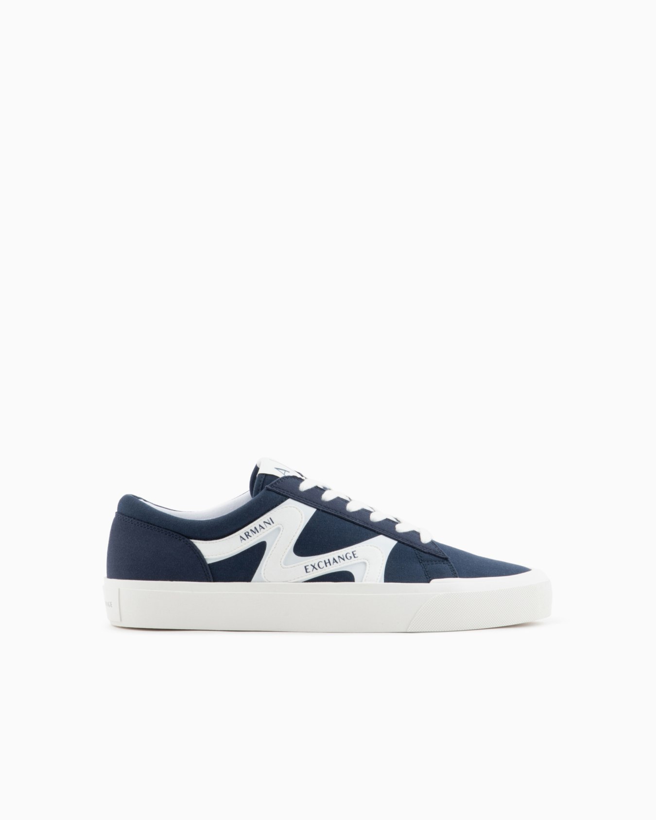 Sneakers with logo Diapositiva 0