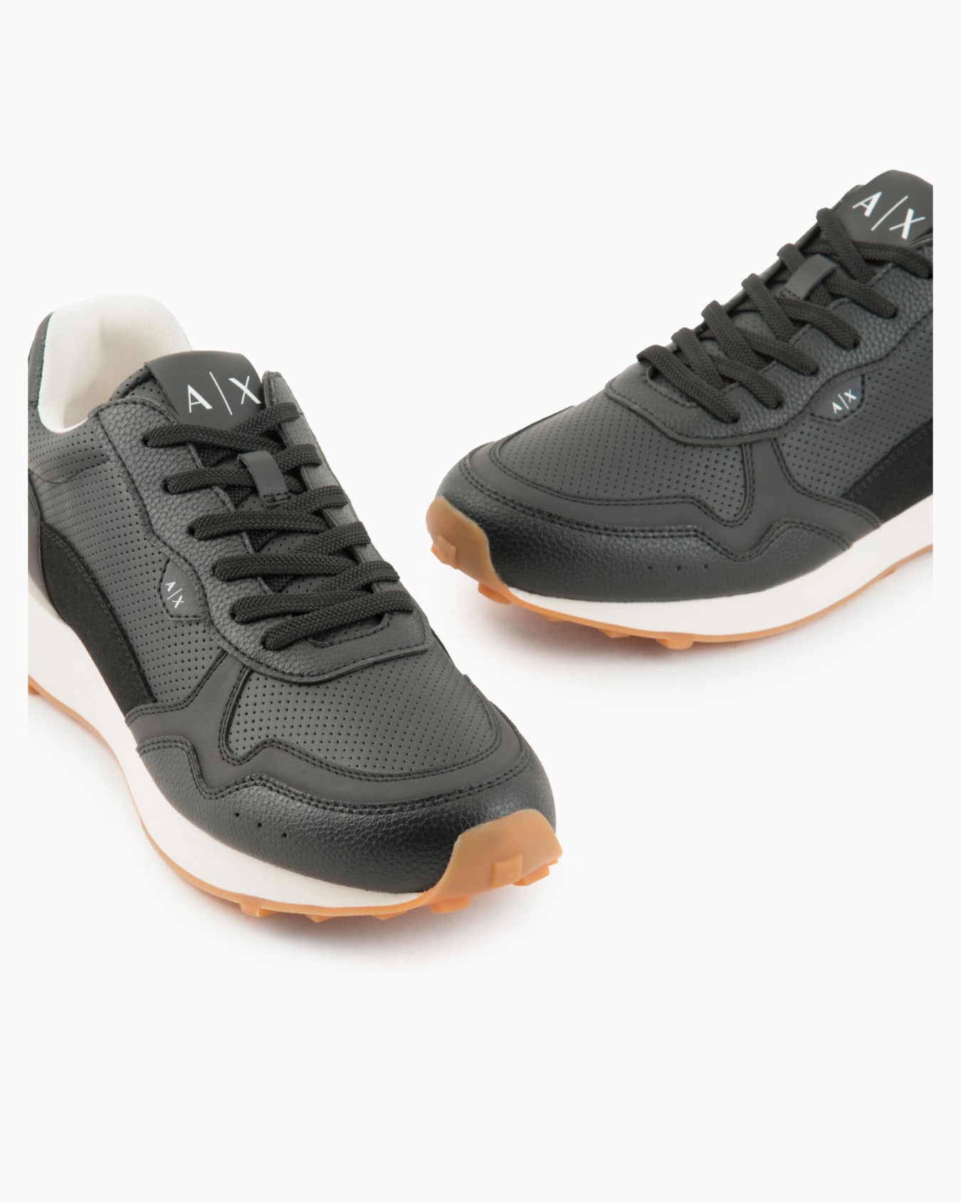 Sneakers with logo Diapositiva 4