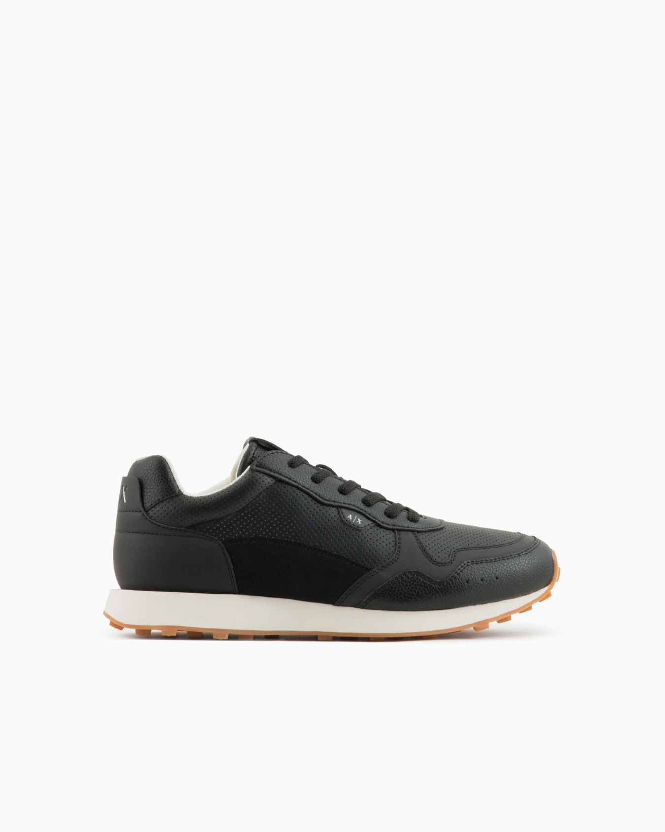 Sneakers with logo Diapositiva 0