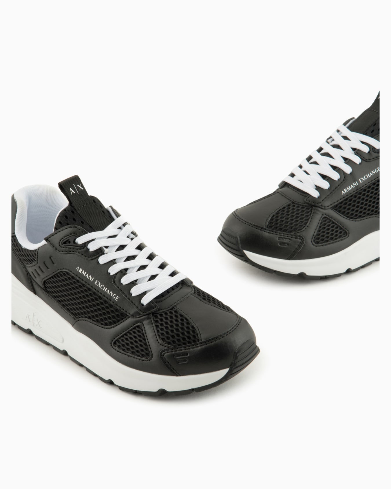 Sneakers with logo Diapositiva 4