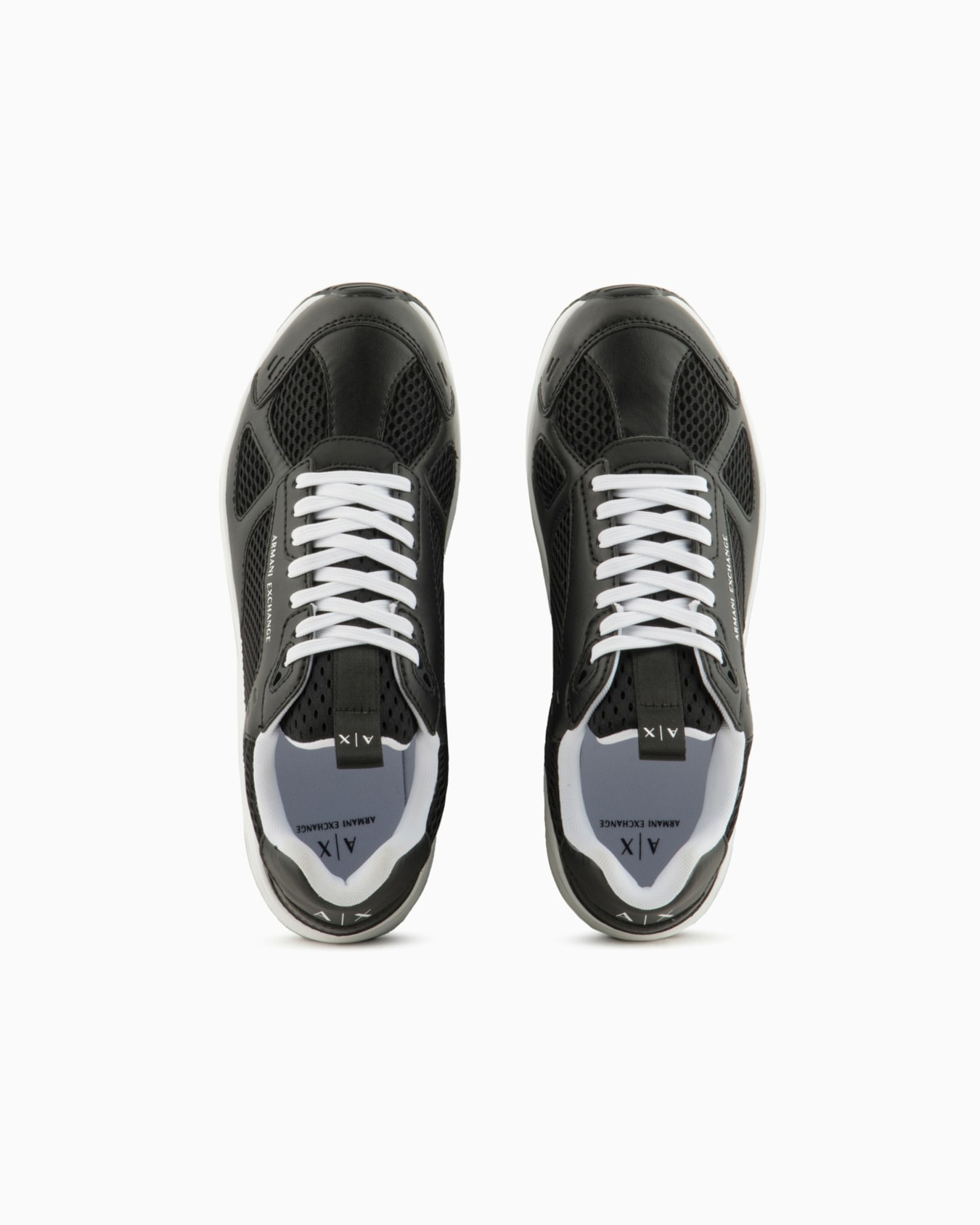 Sneakers with logo Diapositiva 2