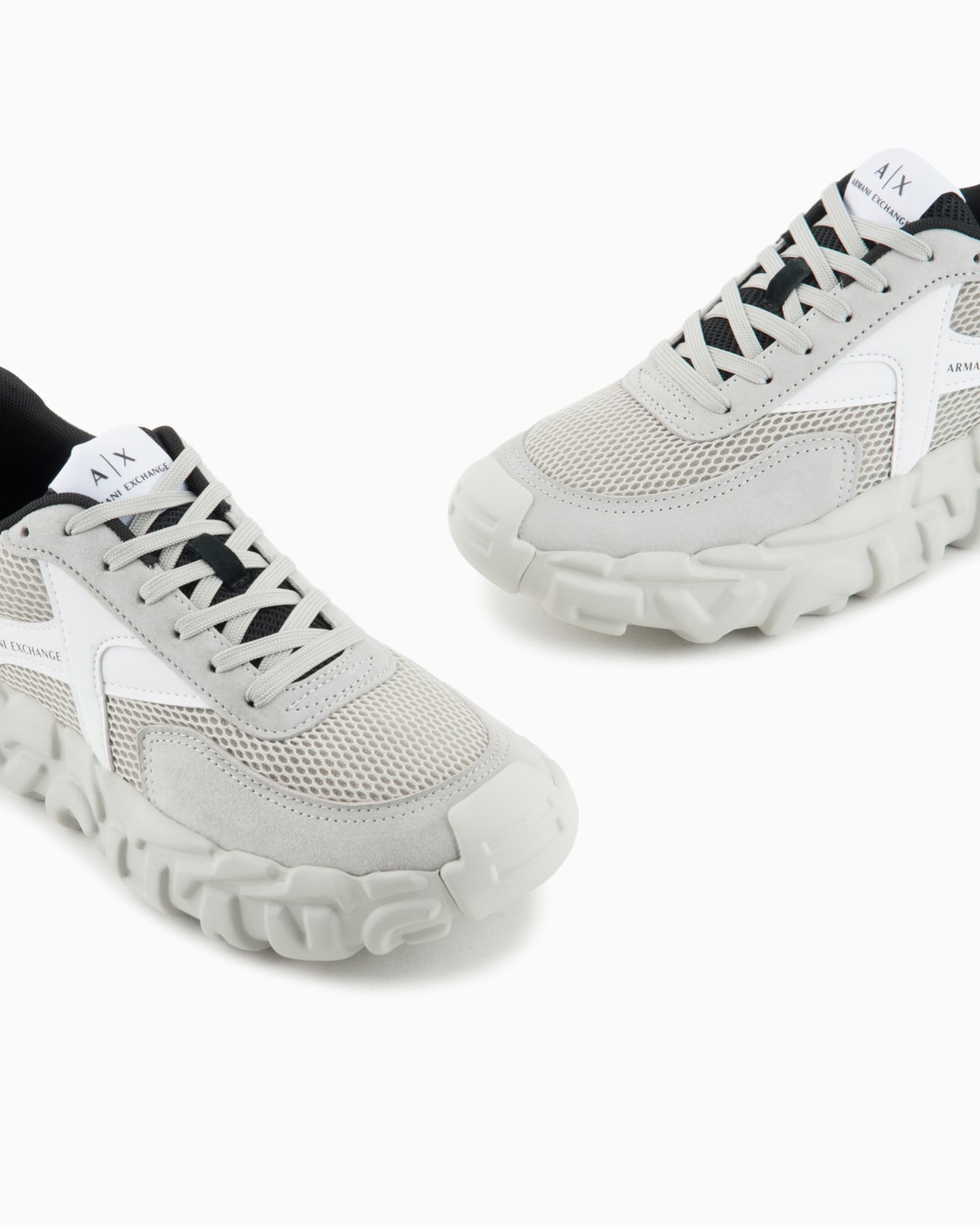Sneakers with logo Slide 4