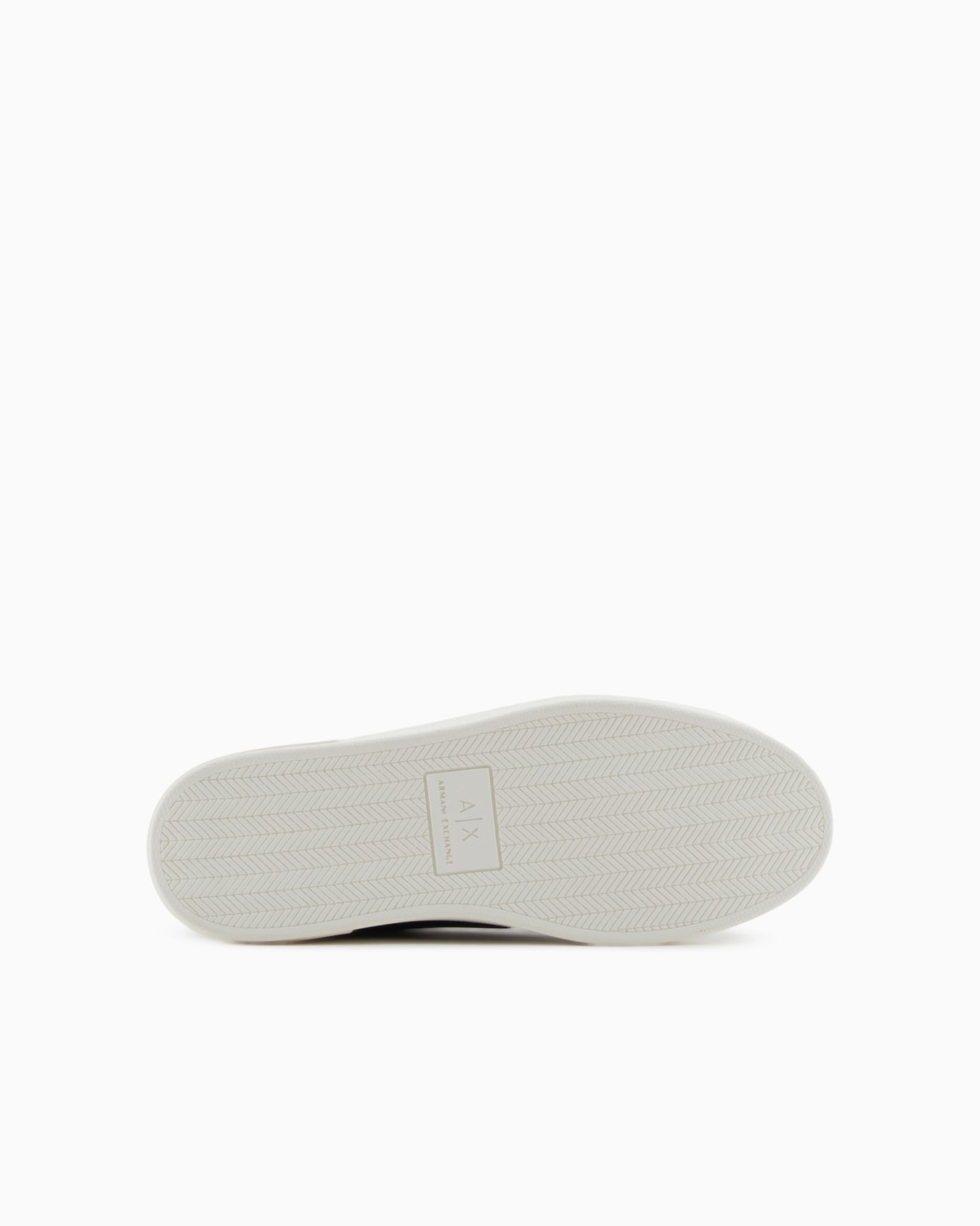 Sneakers with contrasting side bands Slide 5
