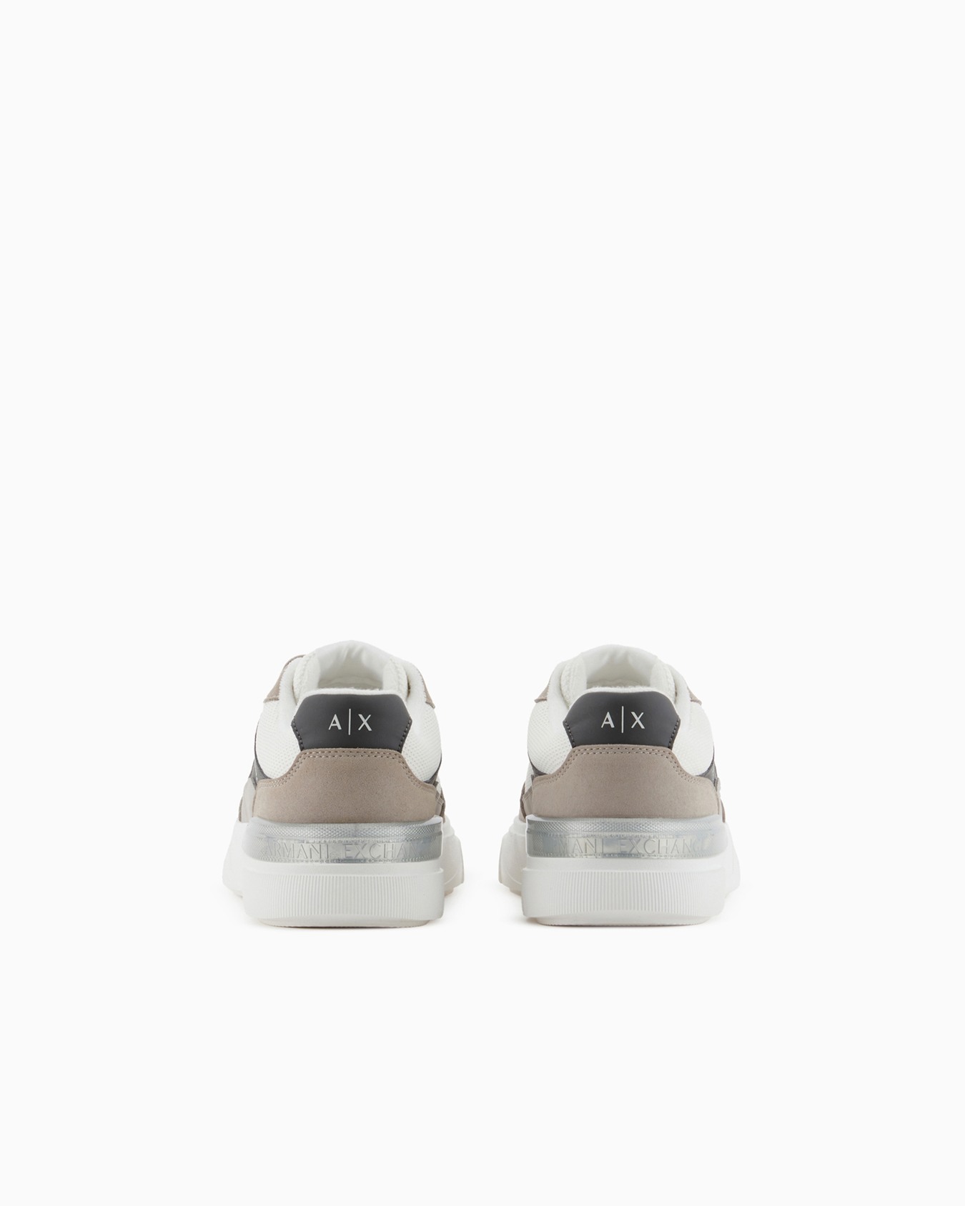 Zapatillas con cordones en material combinado. Diapositiva 3