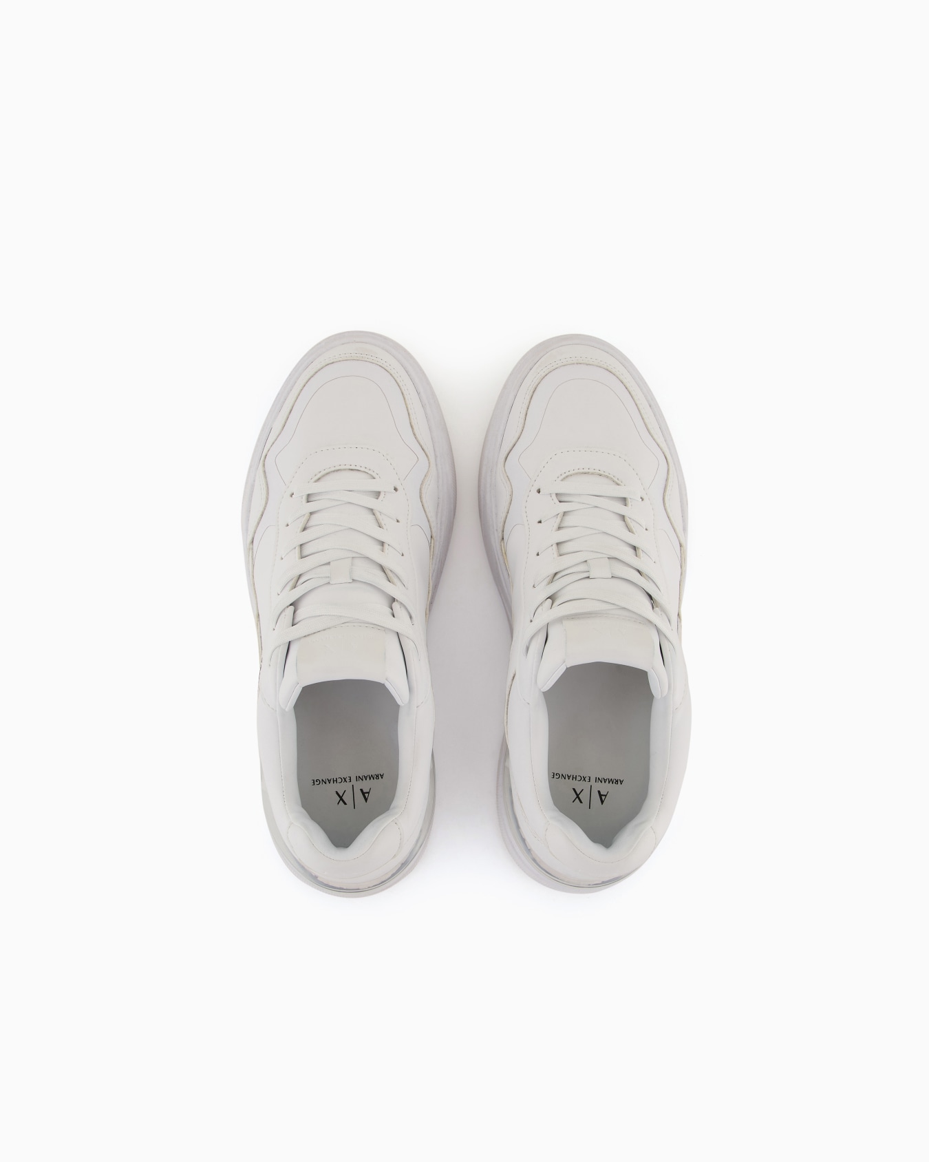 Sneakers in ecopelle con cuciture decorative Slide 2