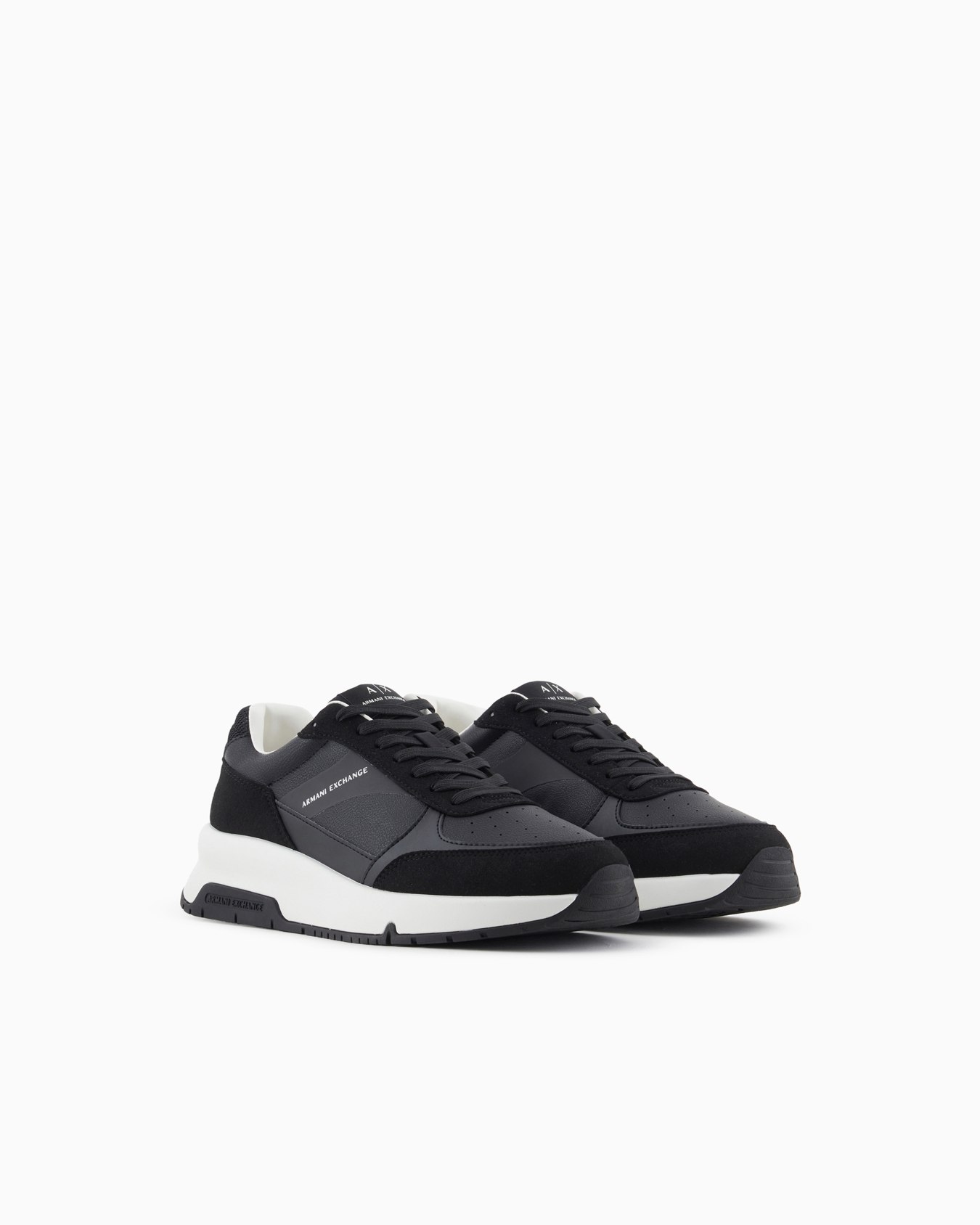 Sneakers with contrasting details and logo Slide 1