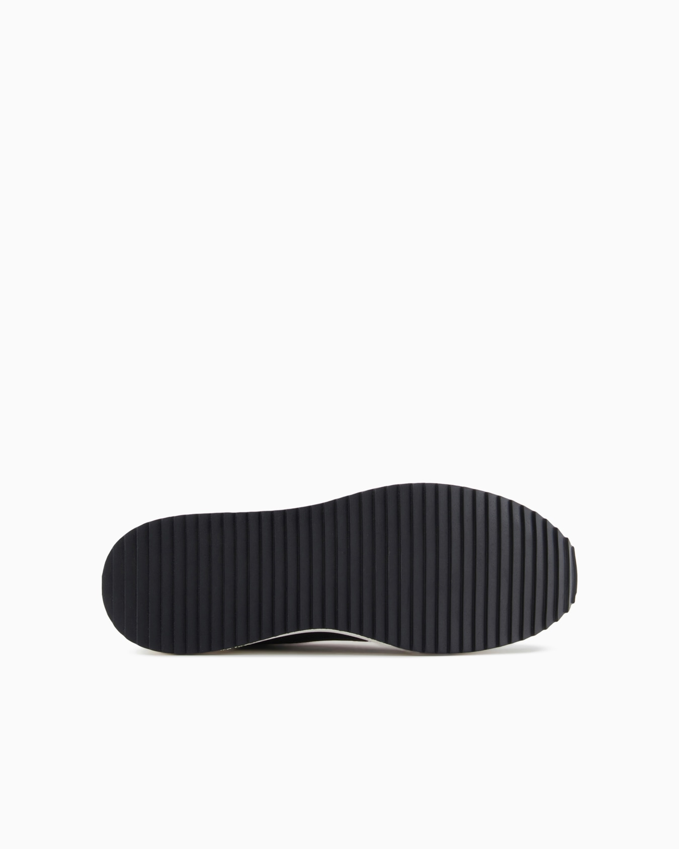 Chunky sneakers with contrasting color inserts Slide 5